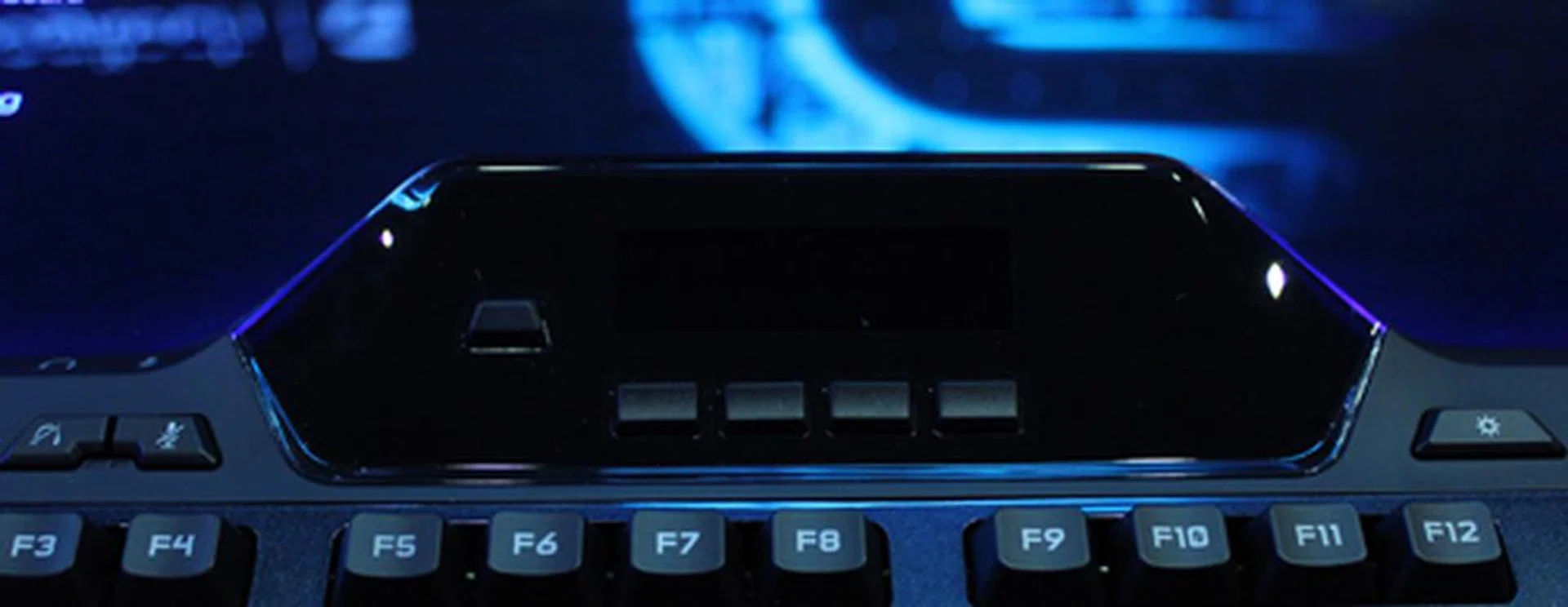 The G510s' LCD panel is not adjustable and displays visuals in monochrome.
