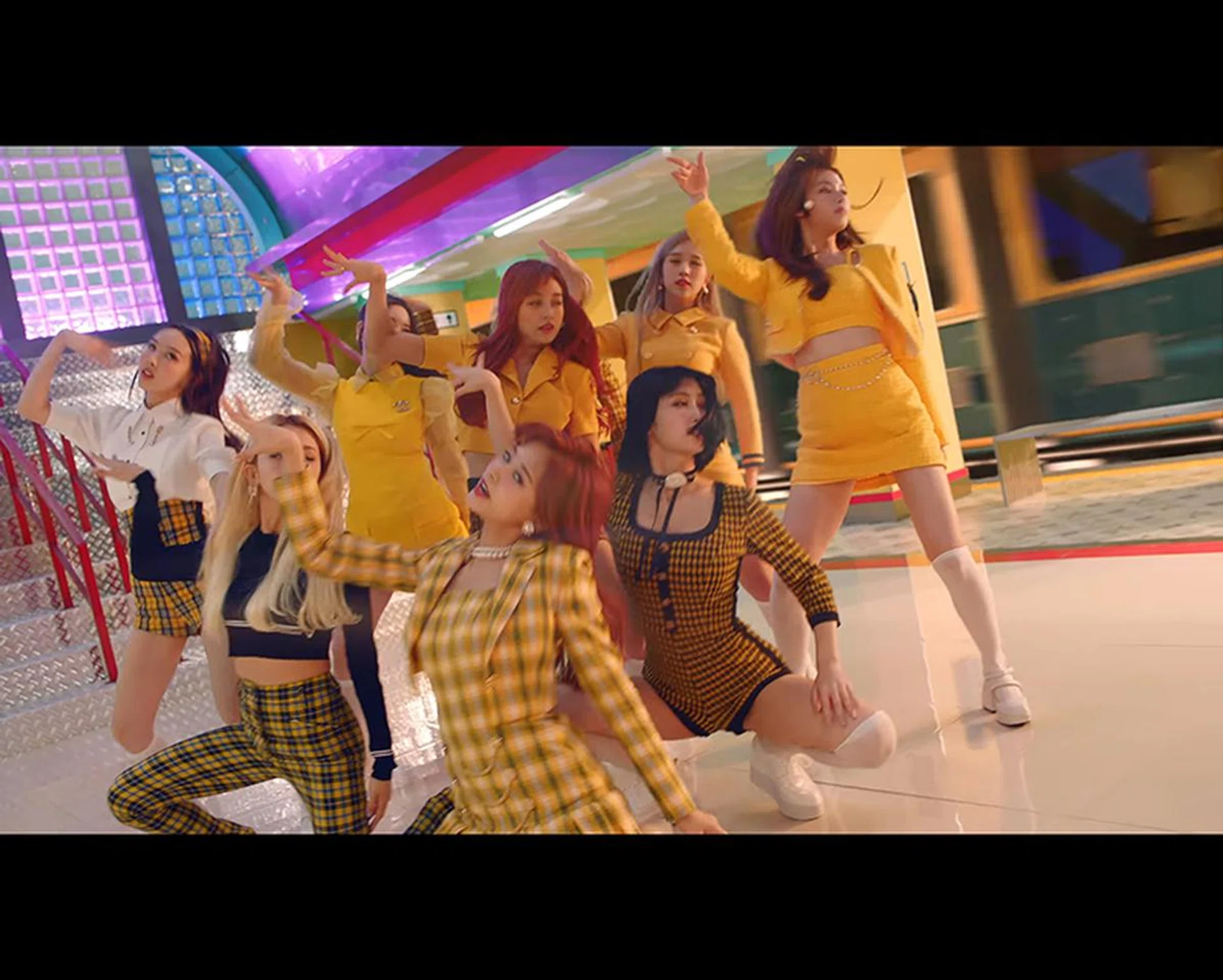 16:9 YouTube video on Main Screen, Fold2 held upright (rear cameras facing out, top-right).