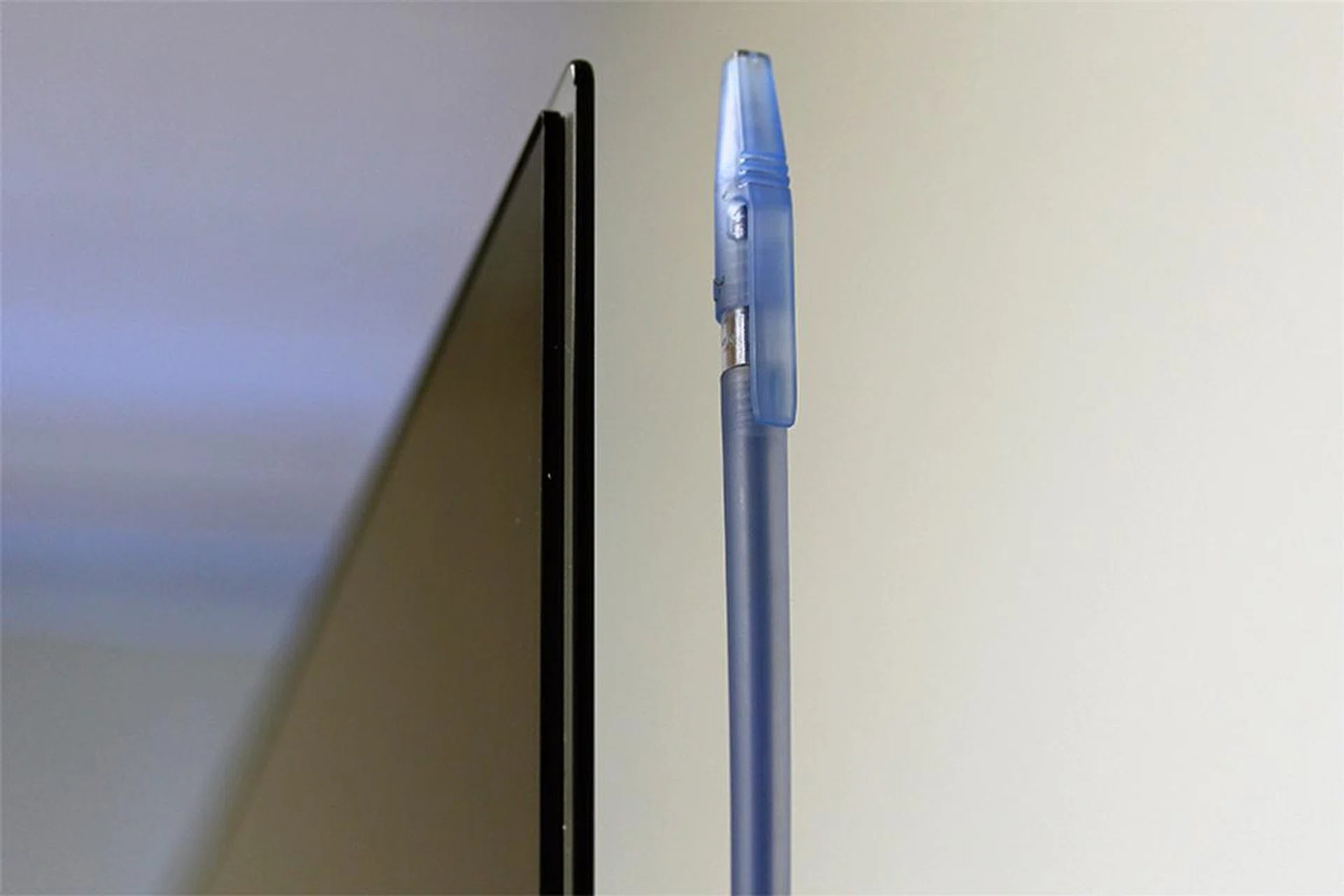 The G6 OLED TV is so thin that I recommend that you don't grab it at the top when setting it up.