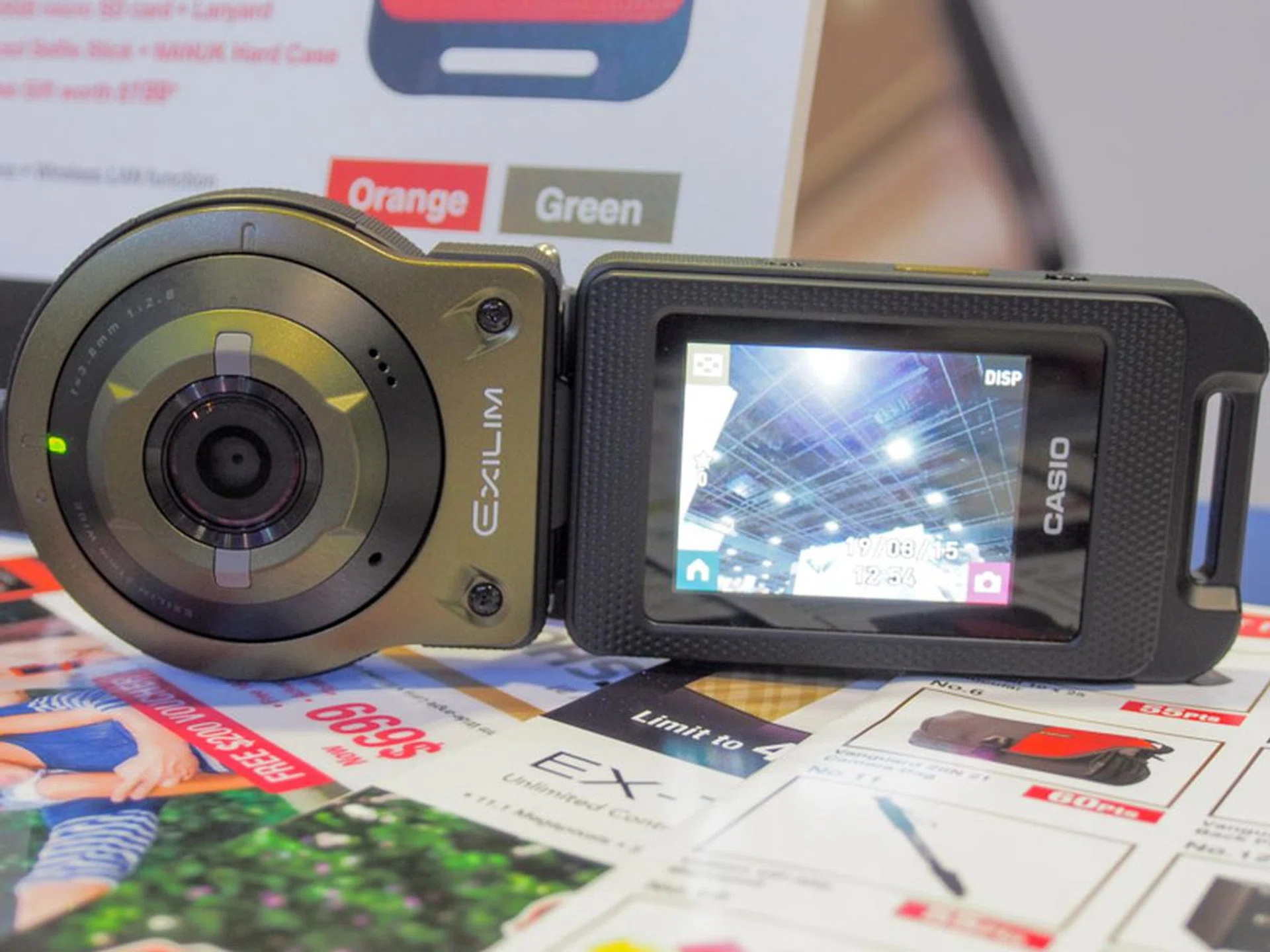 The EX-FR10 is a 14.0-megapixel camera that has the unique ability of having a detachable lens and controller unit; perfect for selfies and wefies. It comes with a free 16GB Micro SD Card, lanyard, advanced selfie stick, NANUK hard case, and 50 points for gift redemption. There's a free one year extended warranty, and the first 50 customers daily get a $30 G-Factory  cash voucher with purchase. This is going for $399 instead of the usual $699.