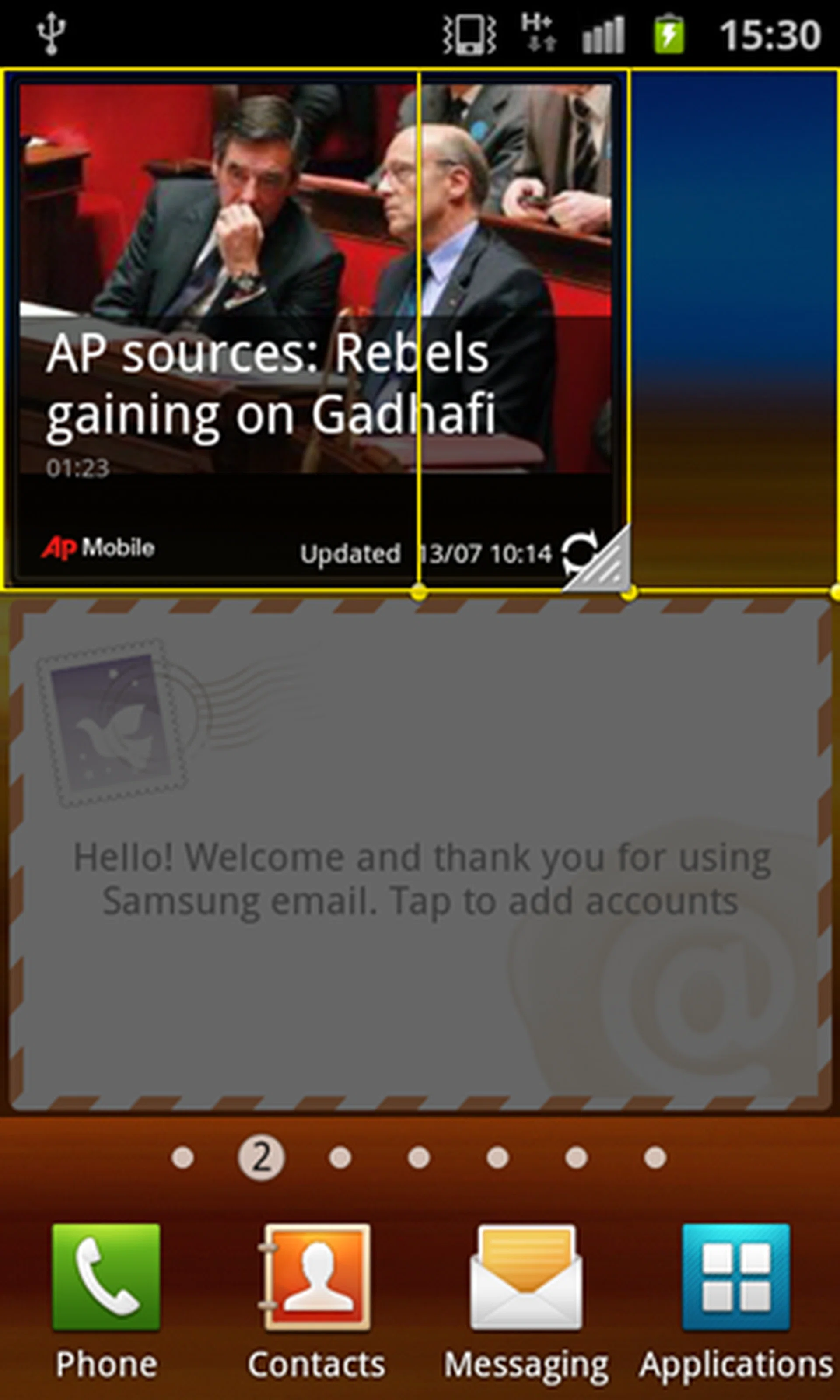 Similar to Motorola's Motoblur UI, you can resize Samsung-specified widgets on the TouchWiz 4.0 UI as well.