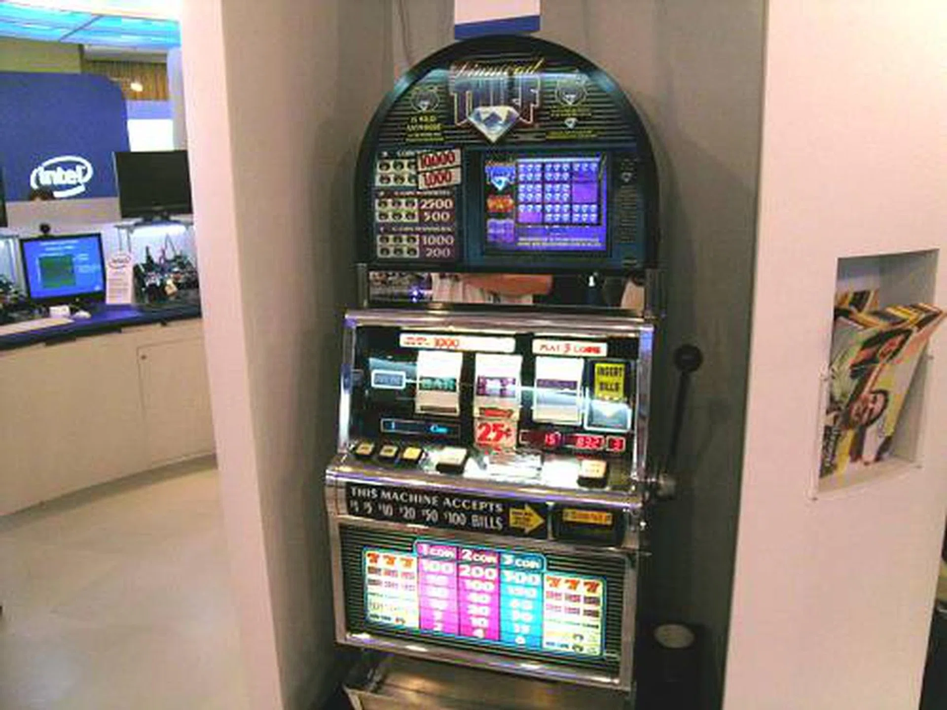 Not something you'd expect from Intel, but this is an Intel powered slot machine featuring traditional mechanical reels and LCD screens and is capable of supporting live video and audio feeds with programmability on a QNX* platform.