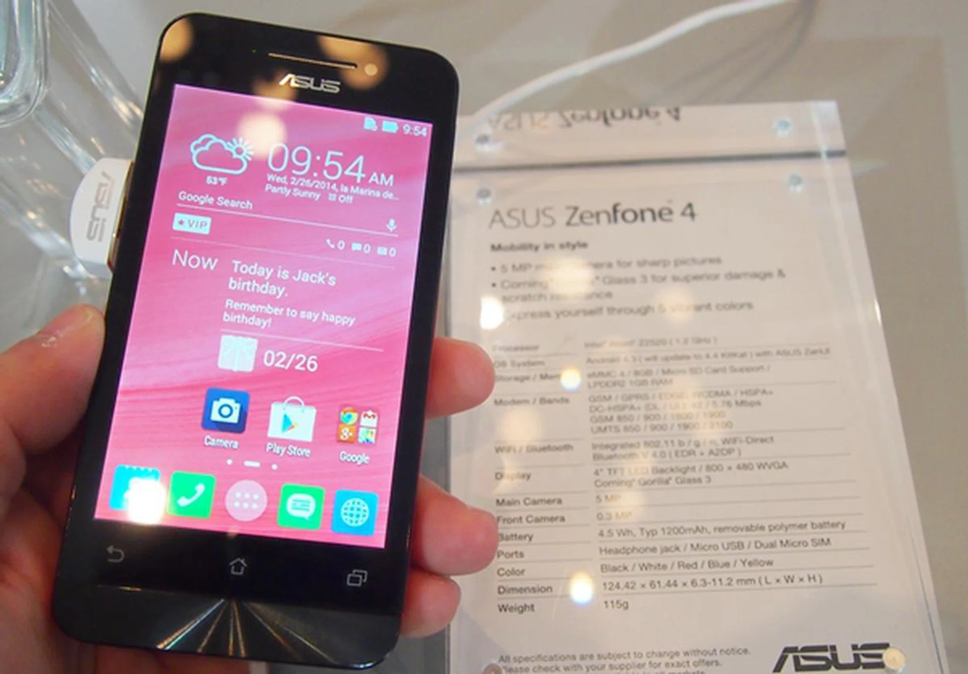The ZenFone 4 looks very similar to the PadFone Mini.