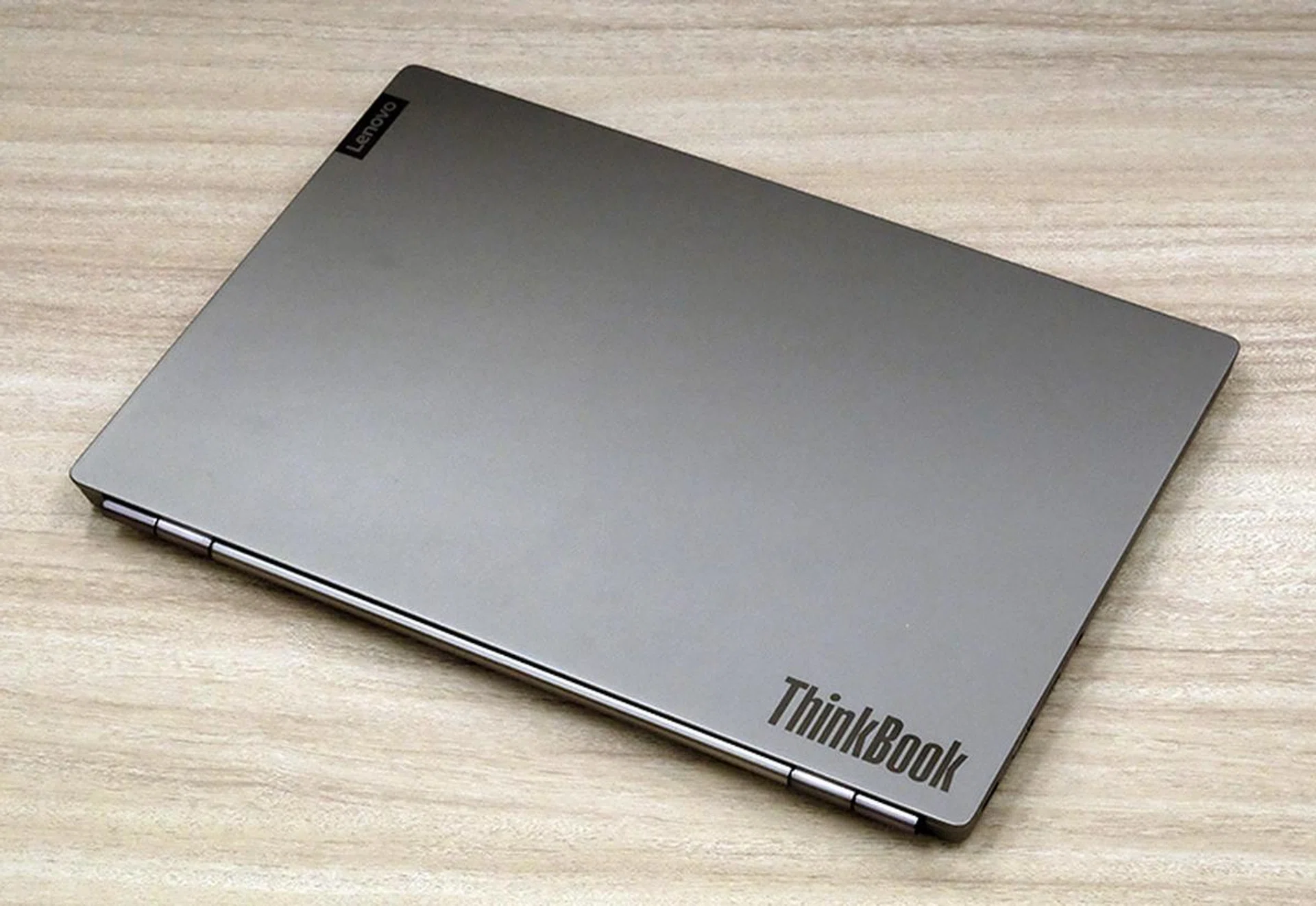 Despite the price, the ThinkBook 13s has an all-aluminium construction.