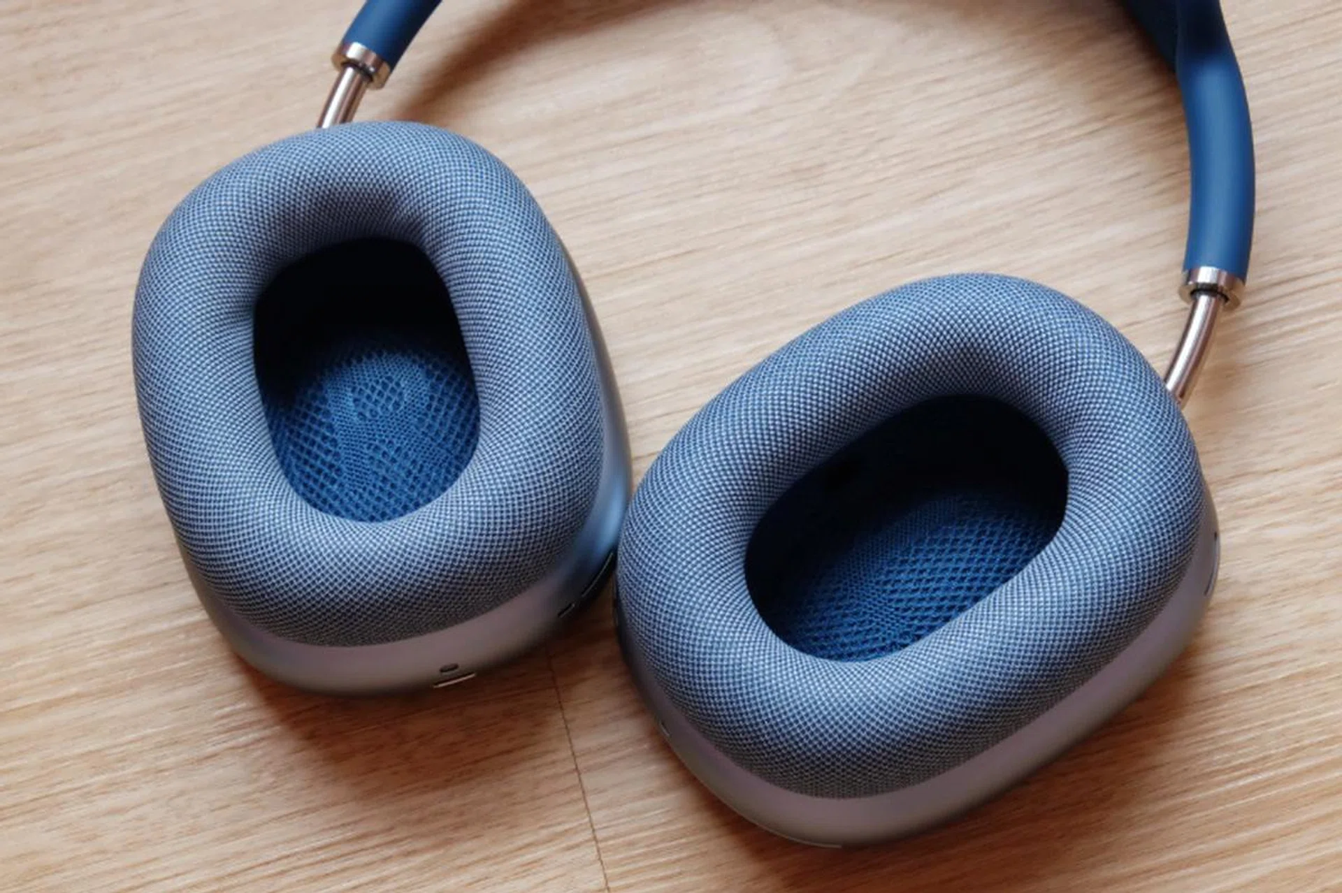 Apple's claims about battery life are spot on. The AirPods Max lasted close to 20 hours with ANC turned on before dying on me.