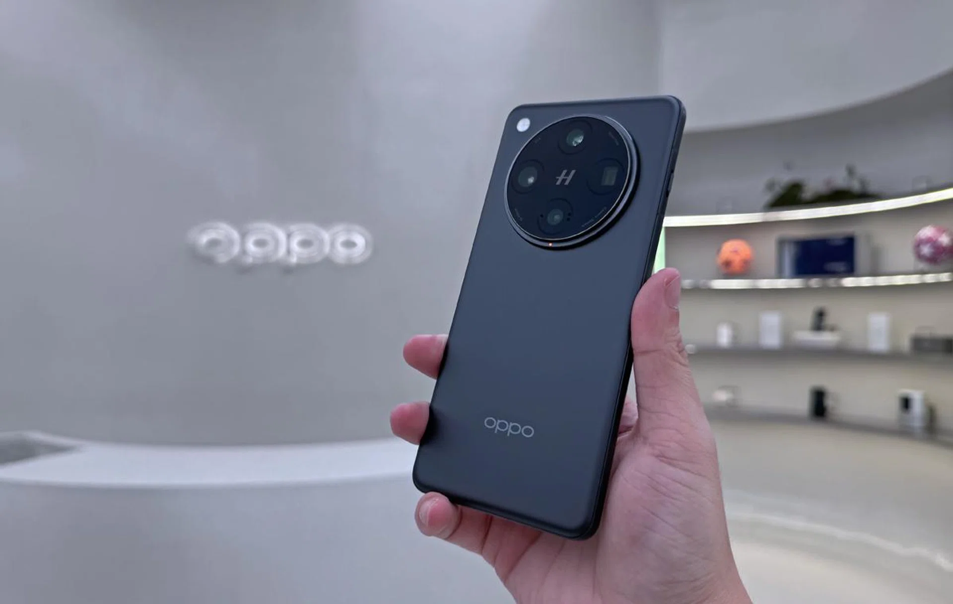 OPPO FInd X8 Pro. Photo: HWZ.