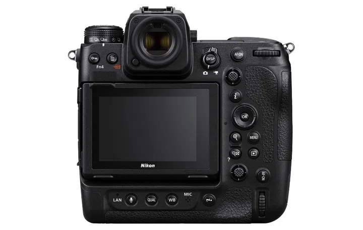 This is not a small camera. With batteries installed, it weighs 1.3kg. (Image source: Nikon)