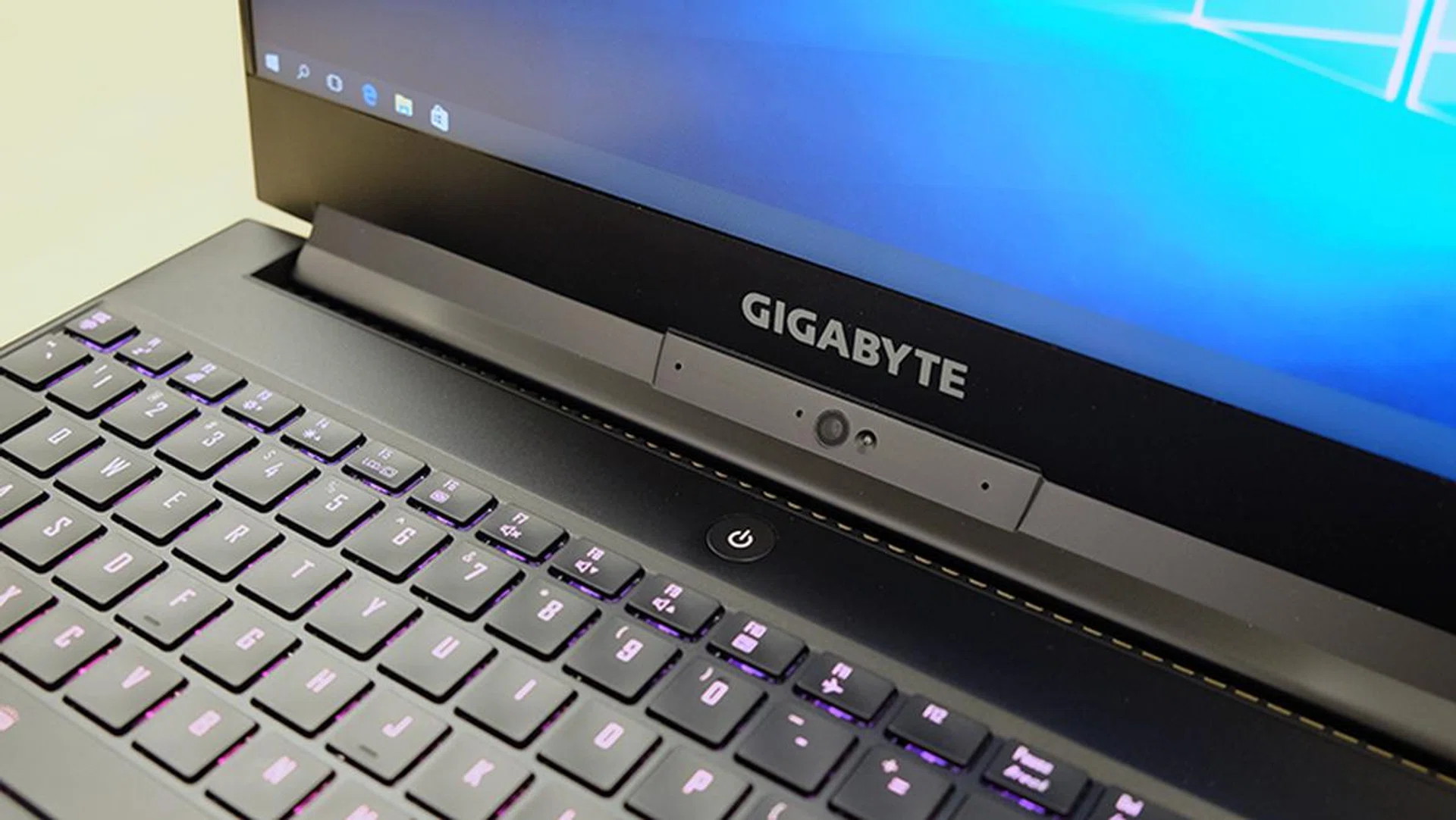 Gigabyte Aero 15 webcam
