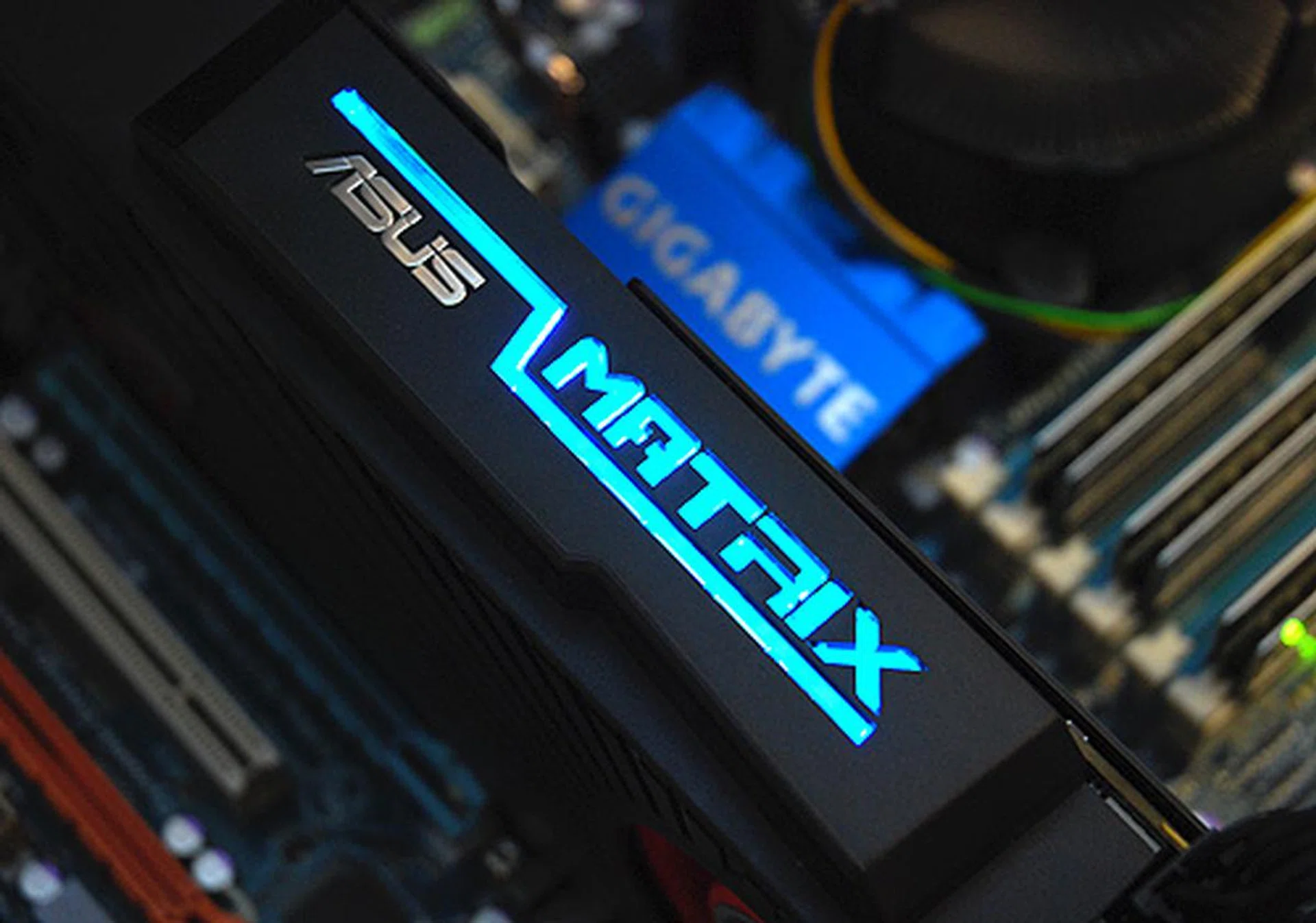 The card displays different status lights to indicate how taxed it is. Red, for instance, means it is under heavy load. Here, it is showing blue because it is idling.