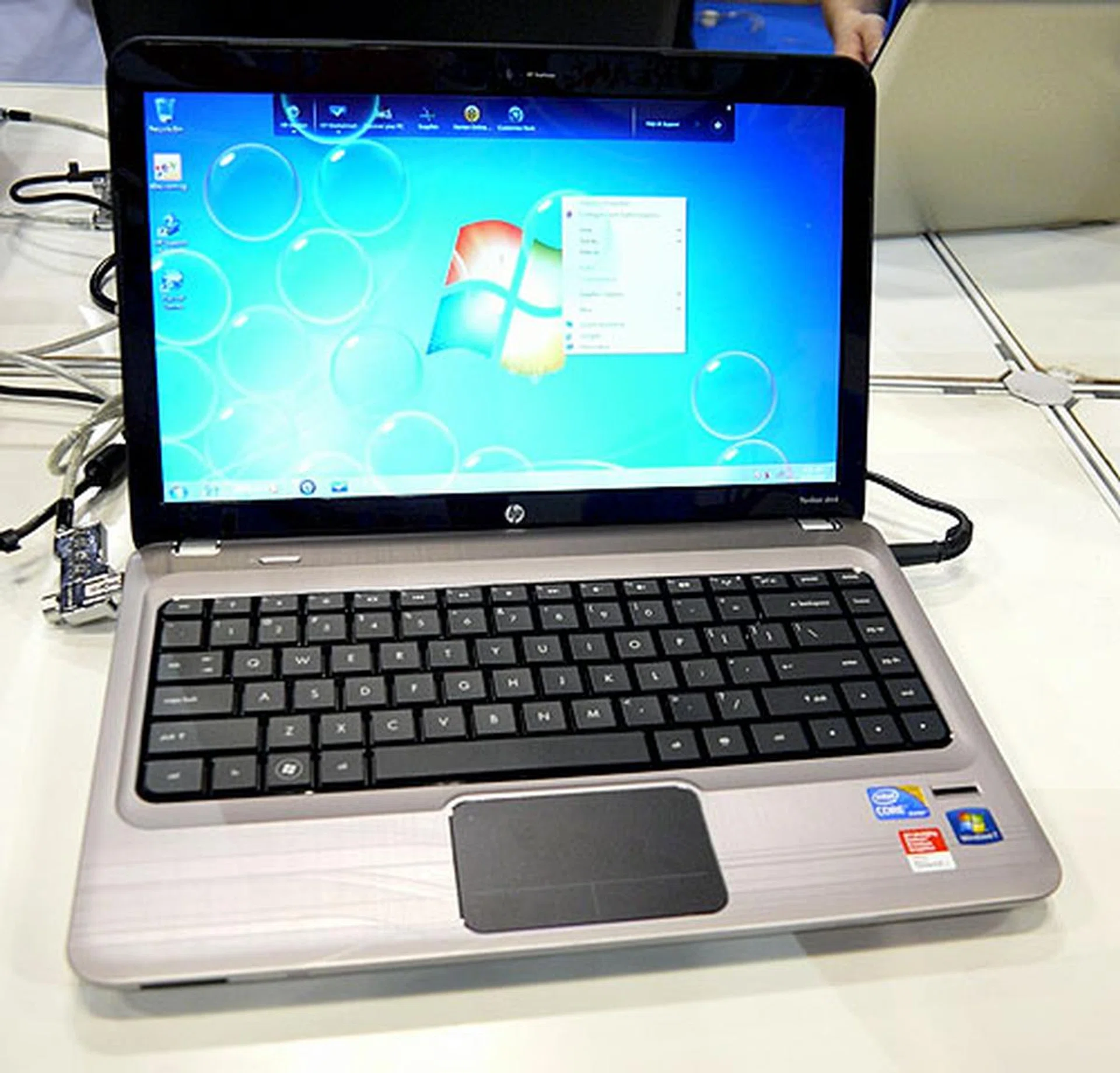 Everyone at the HP booths were heavily pushing the dm4, a 14-inch Core i5-430 based notebook using ATI's Mobility Radeon HD 5450. 2GB of RAM and a 500GB HDD complete this Win 7 Home Premium machine. With its 6-cell battery, it's capable of up to 6.5 hours of battery life in its 2kg package. Best of all, it's just $1399. 