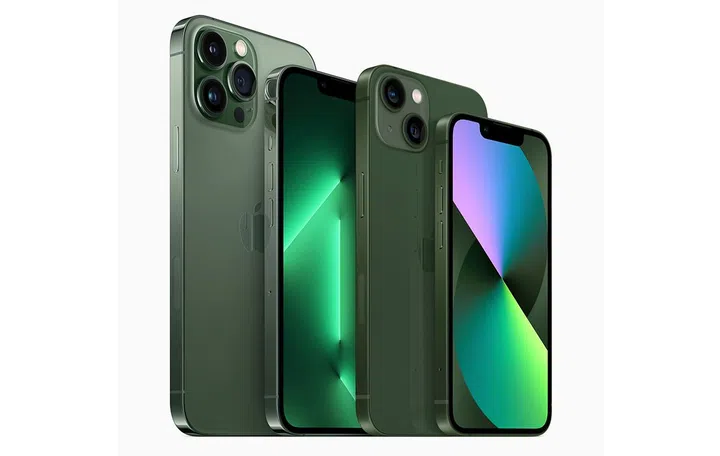 iPhone 13 series in Green and Alpine Green.