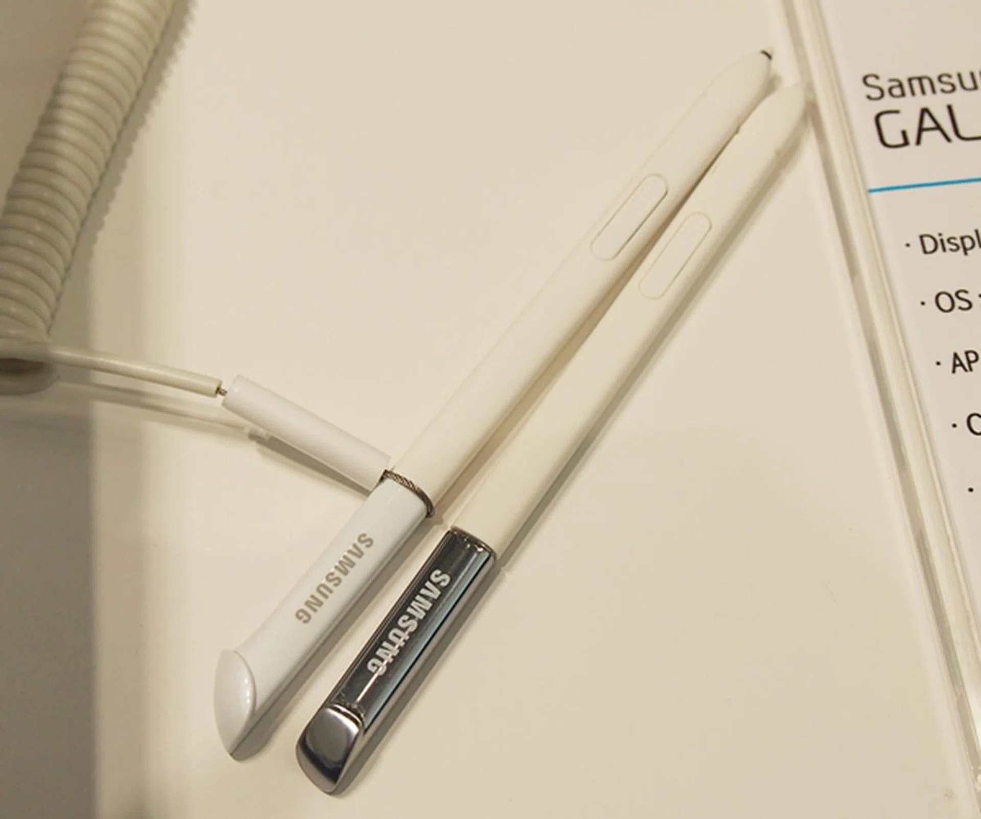 The S Pen of the Samsung Galaxy Note 8.0 (left) looks, feels and works very much like the S Pen of the Galaxy Note II (right).