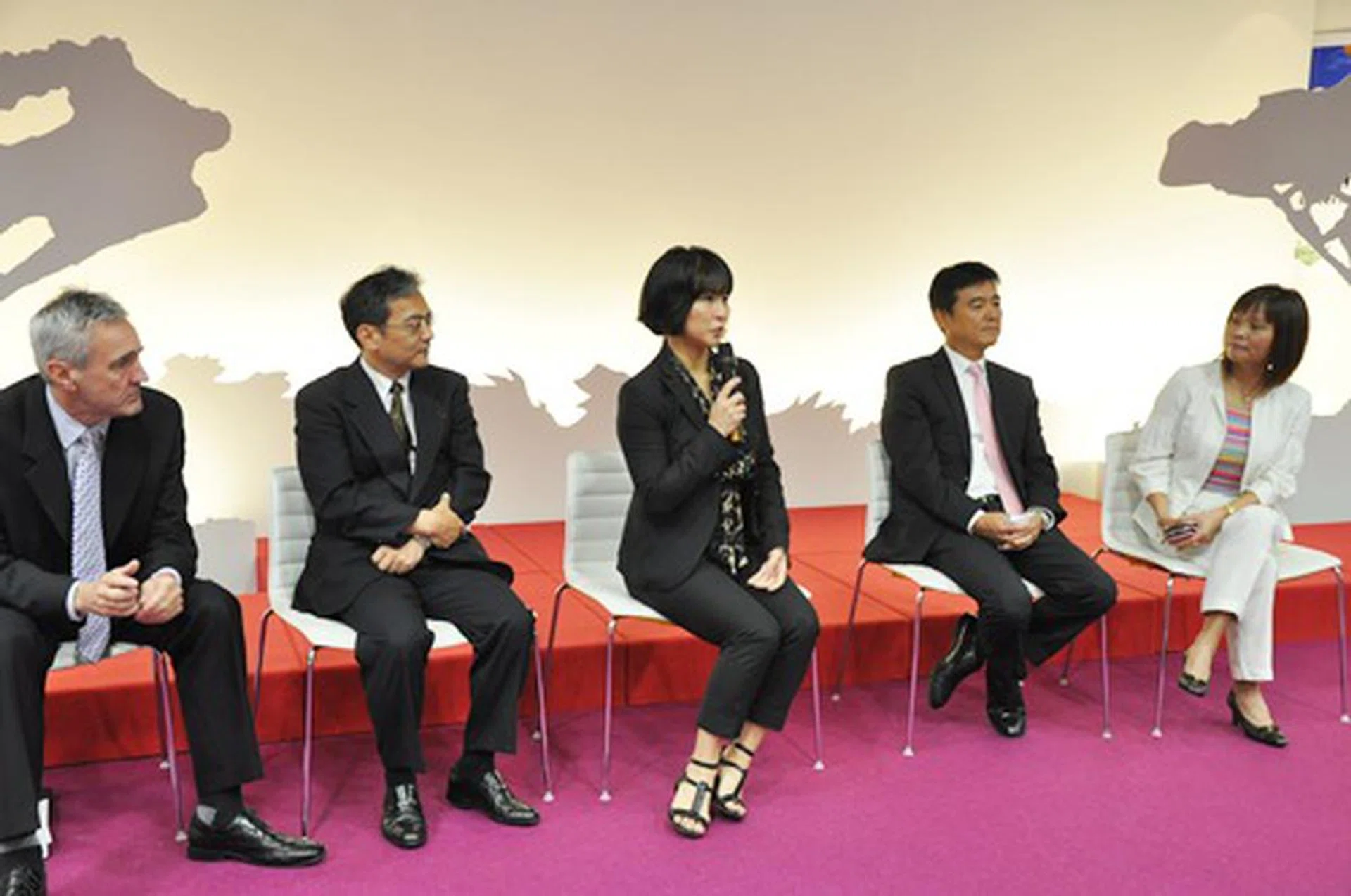 The speakers including Miss Akiko Yanagi, Executive Director of Creative, Fuchigami Printing Corporation (in the middle) who spoke about how digital printing on the Fuji Xerox Color 800 Press helped accelerate the production of clients' deliverables without compromising quality. She also mentioned that these printers are less noisy compared to their company's older printer.