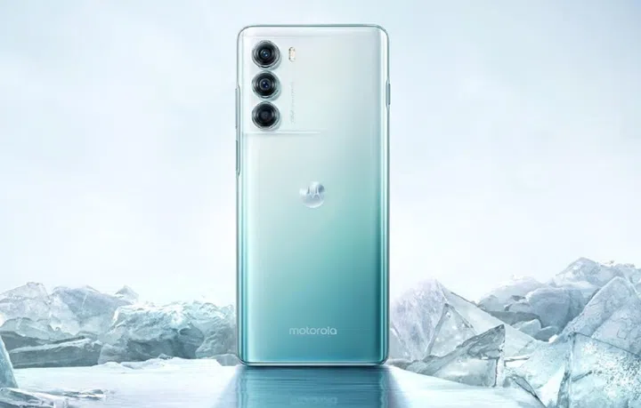 The Motorola Edge X30 is the first phone to be powered by Qualcomm Snapdragon 8 Gen 1.