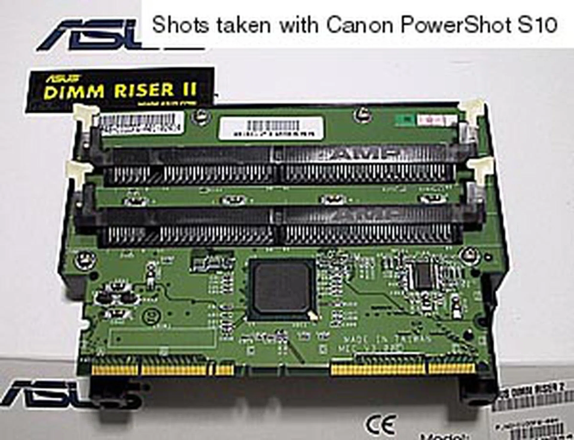  The DIMM riser found on the ASUS P3C-5. The board also came with an expensive and rarely seen built-in Ultra160 SCSI controller.  