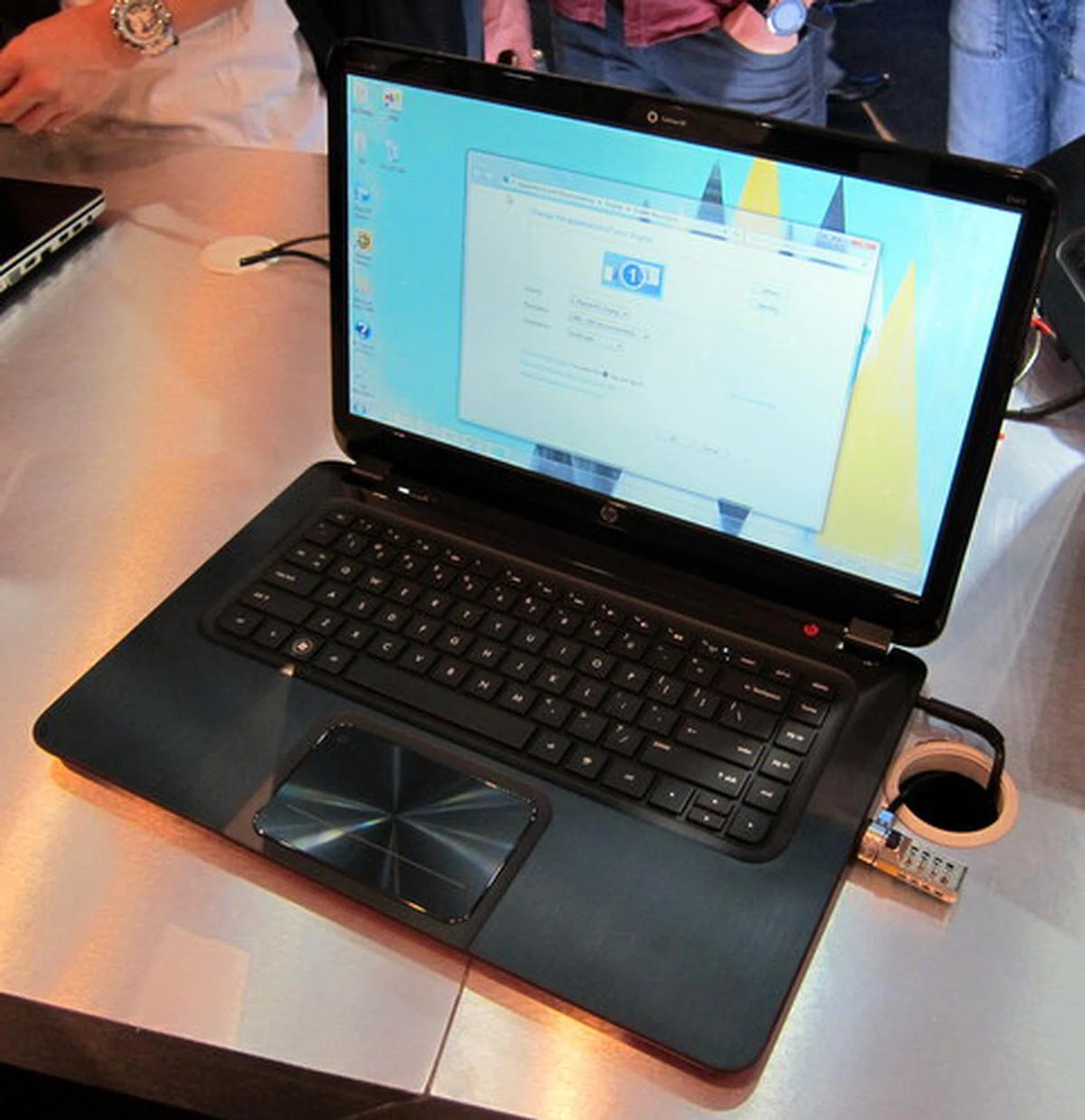 We much preferred the black wrist rest, which makes a nice change from all the silver ones out there.