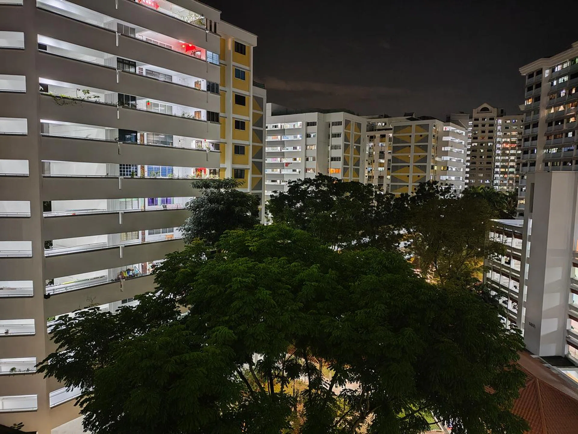 Main camera, low-light performance.