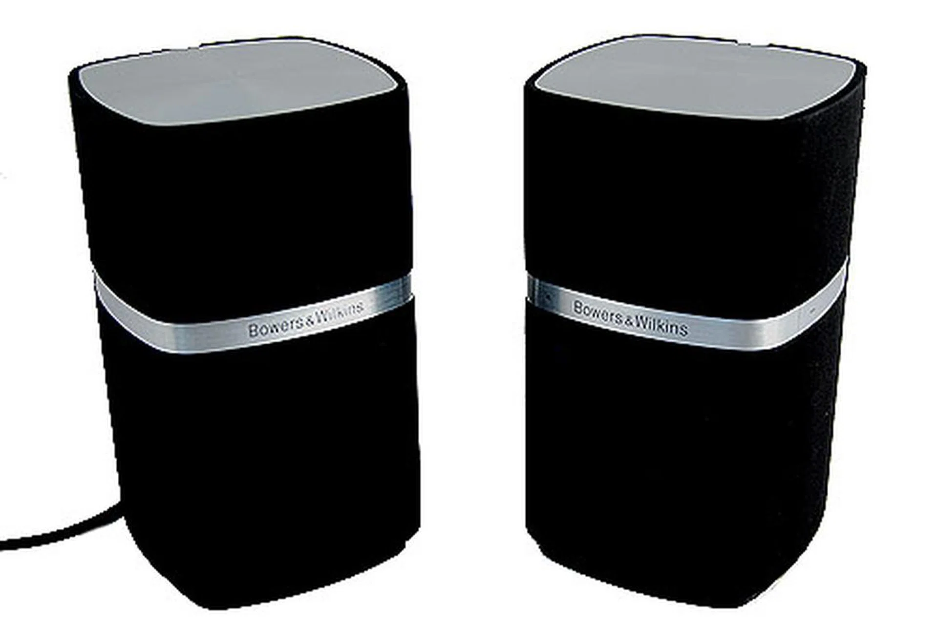 We are not big fans of its name nor looks, but if the Zeppelin is anything to go by, the Bowers & Wilkins MM-1 should sound fantastic.