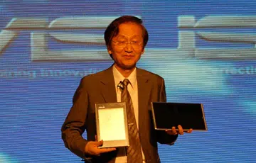 ASUS' chairman Jonny Shih himself was there to show off his two new tablets, the Eee Pad in his left hand and the Eee Tablet in his right. 