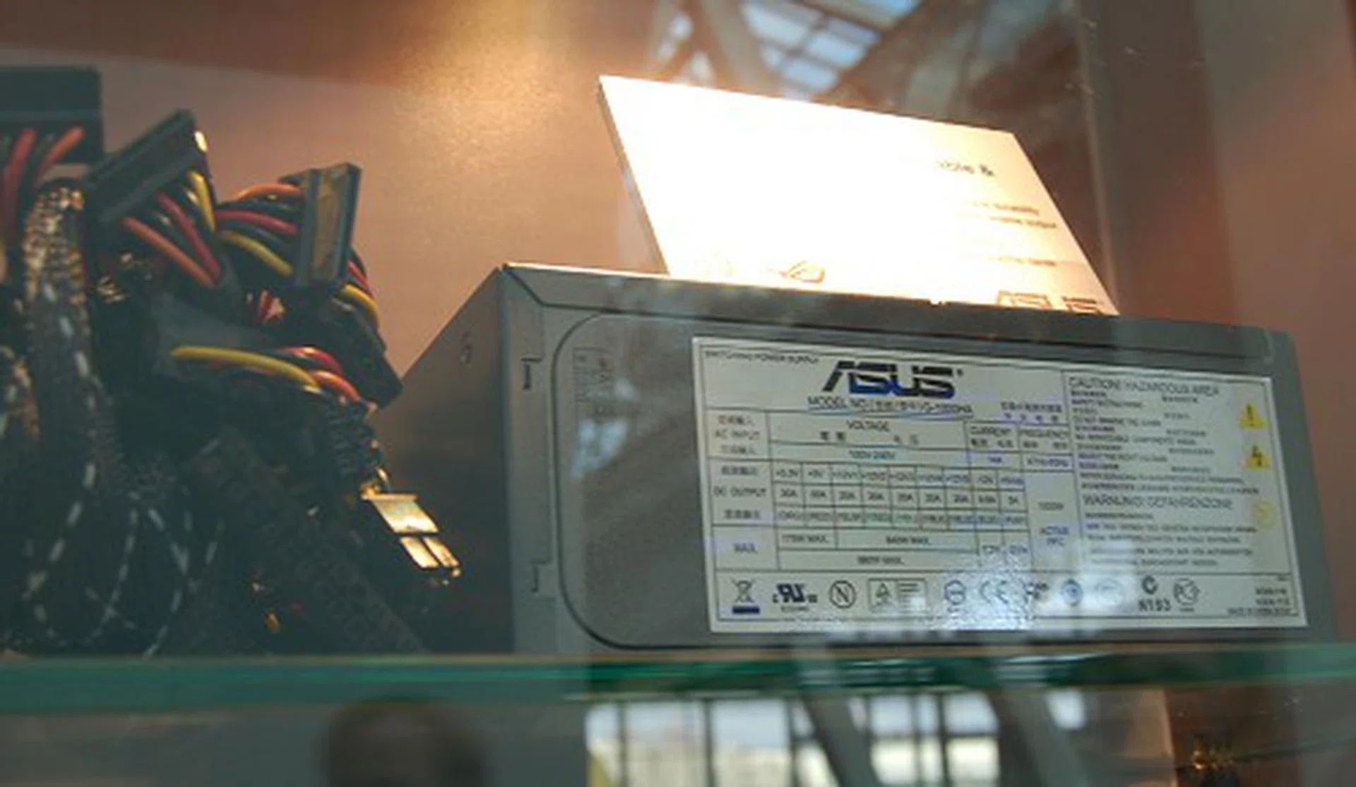  ASUS joins the 1KW PSU club with the G-1000HA PSU. It is 80 PLUS certified and has five dedicated +12V power rails.  