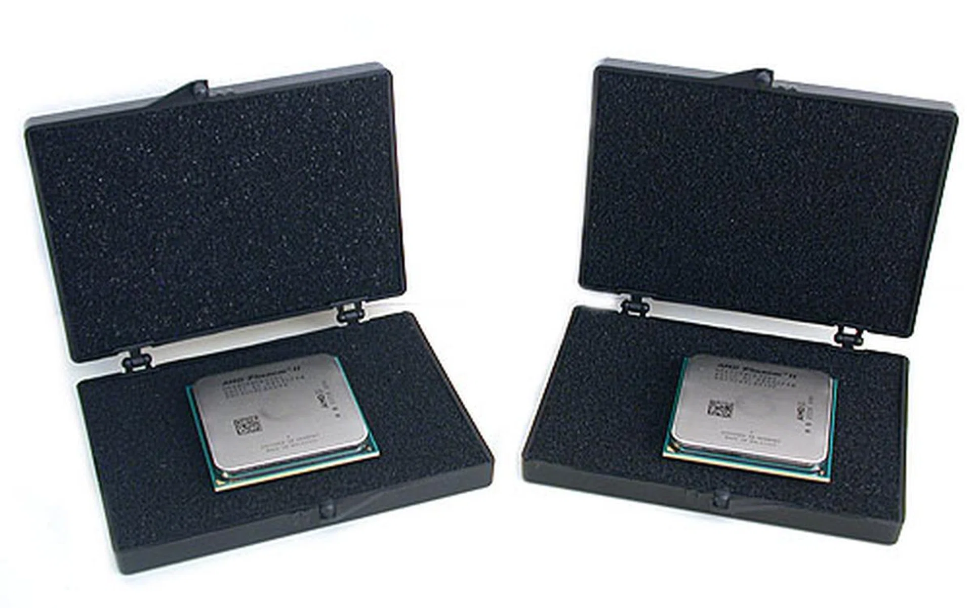 AMD's first step towards a DDR3 based platform starts with these AM3 Phenom processors. 