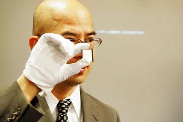 We had a closer look at the mirror that's in the cameras. 