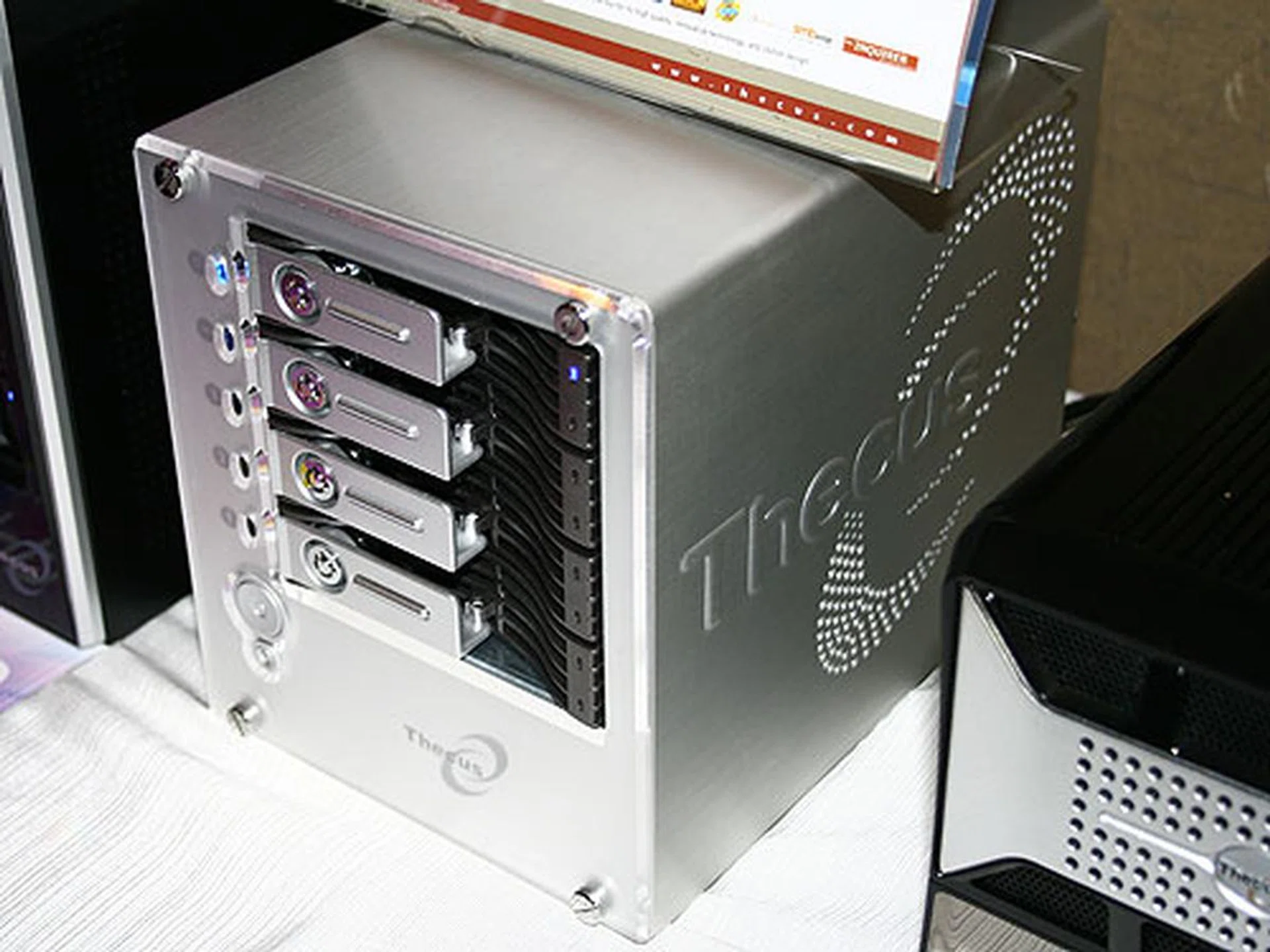  The updated Thecus N4100+ now comes with all the features of the older N4100, plus an additional USB port for additional storage expansion.  