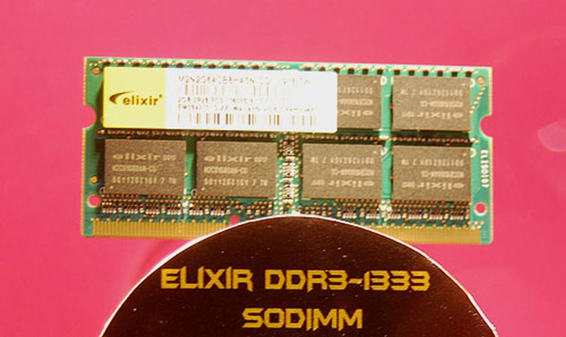  And for those who need more, there's this DDR3-1333 2GB SODIMM module.  