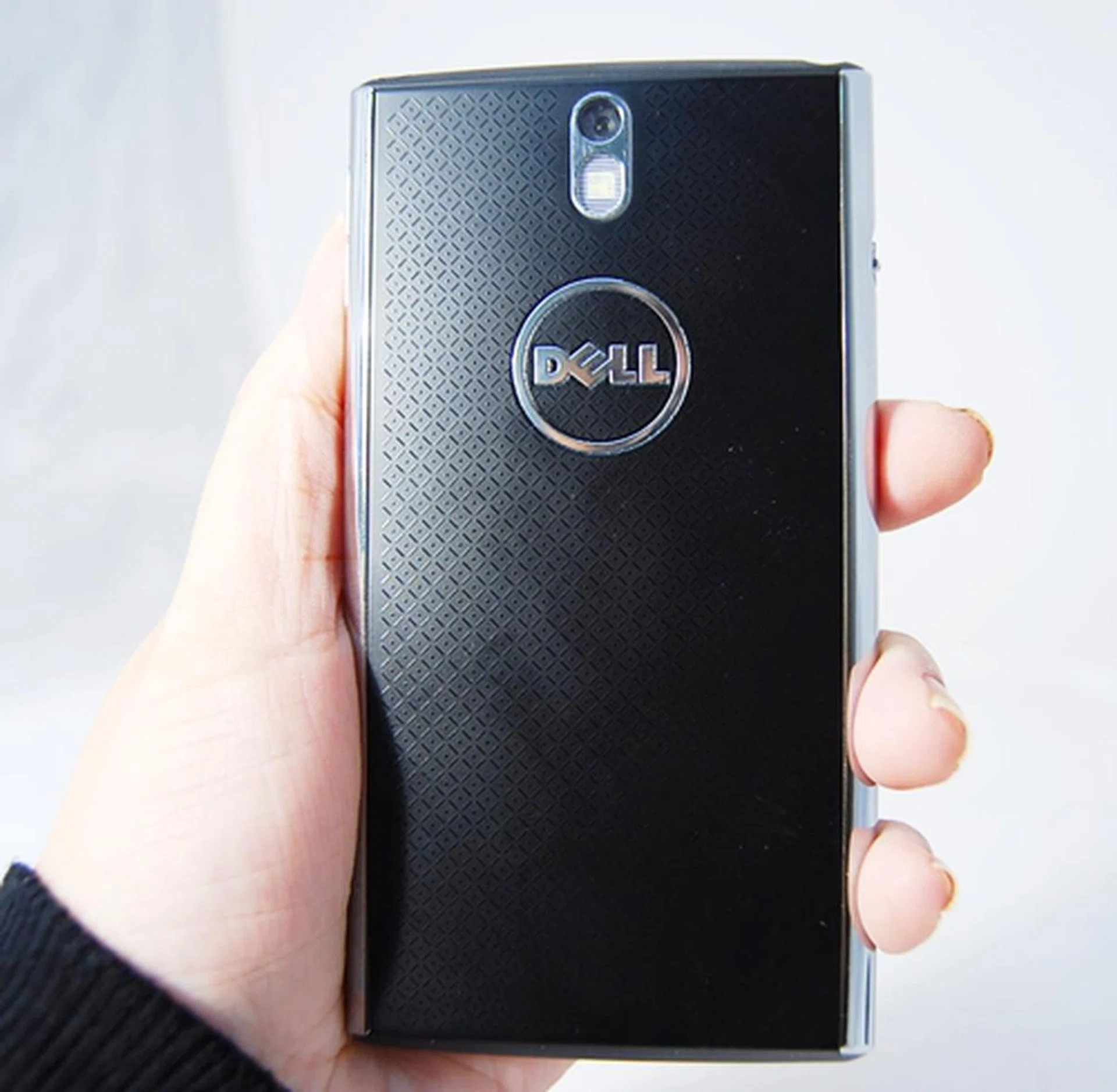 Its textured back adds an extra layer of classiness.