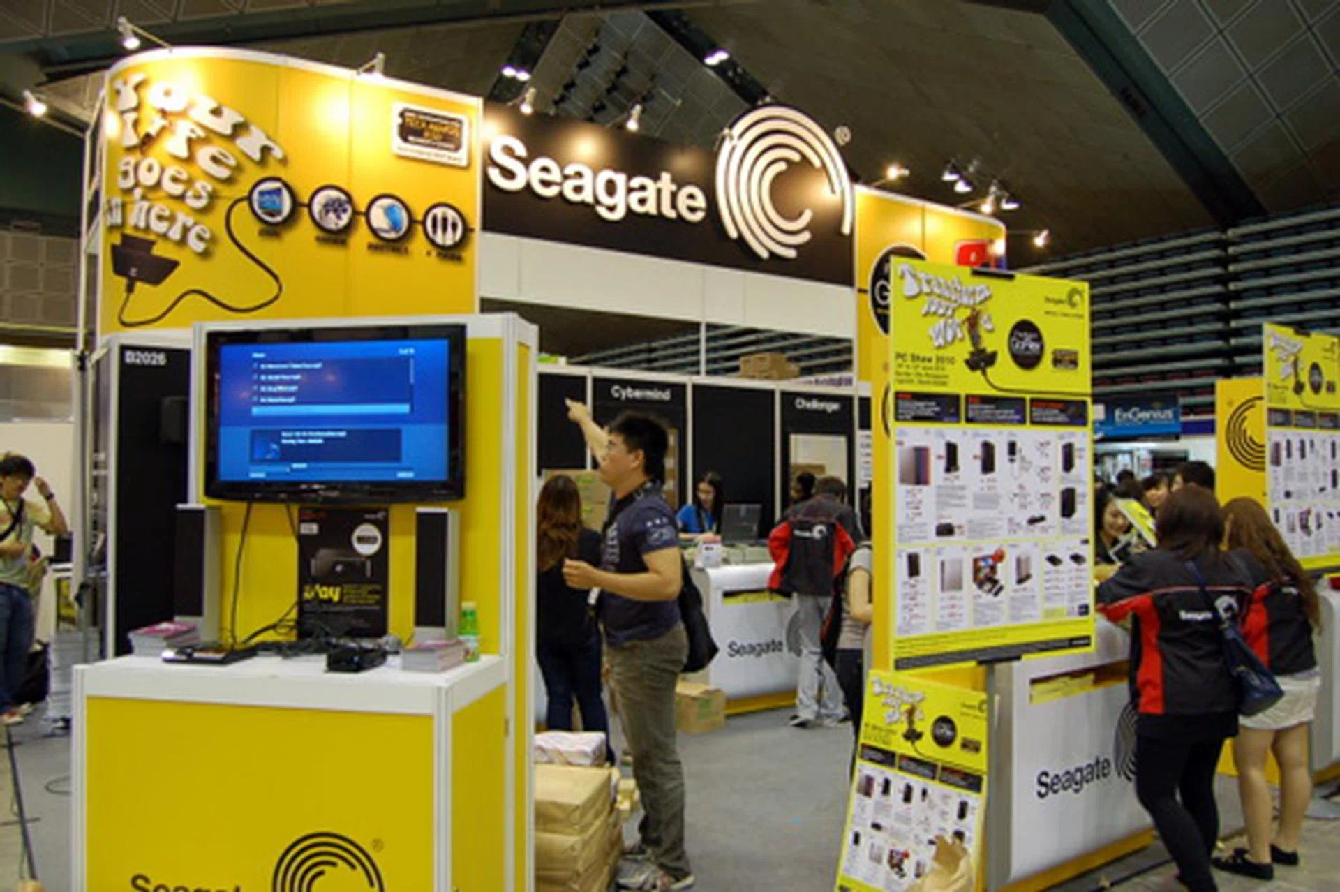 Most bargain hunters will know that IT fairs like PC Show are a good source of deals for portable HDDs, so be sure to hop over to Seagate's booth.