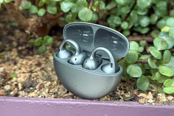 OPPO Enco Clip2 earbuds