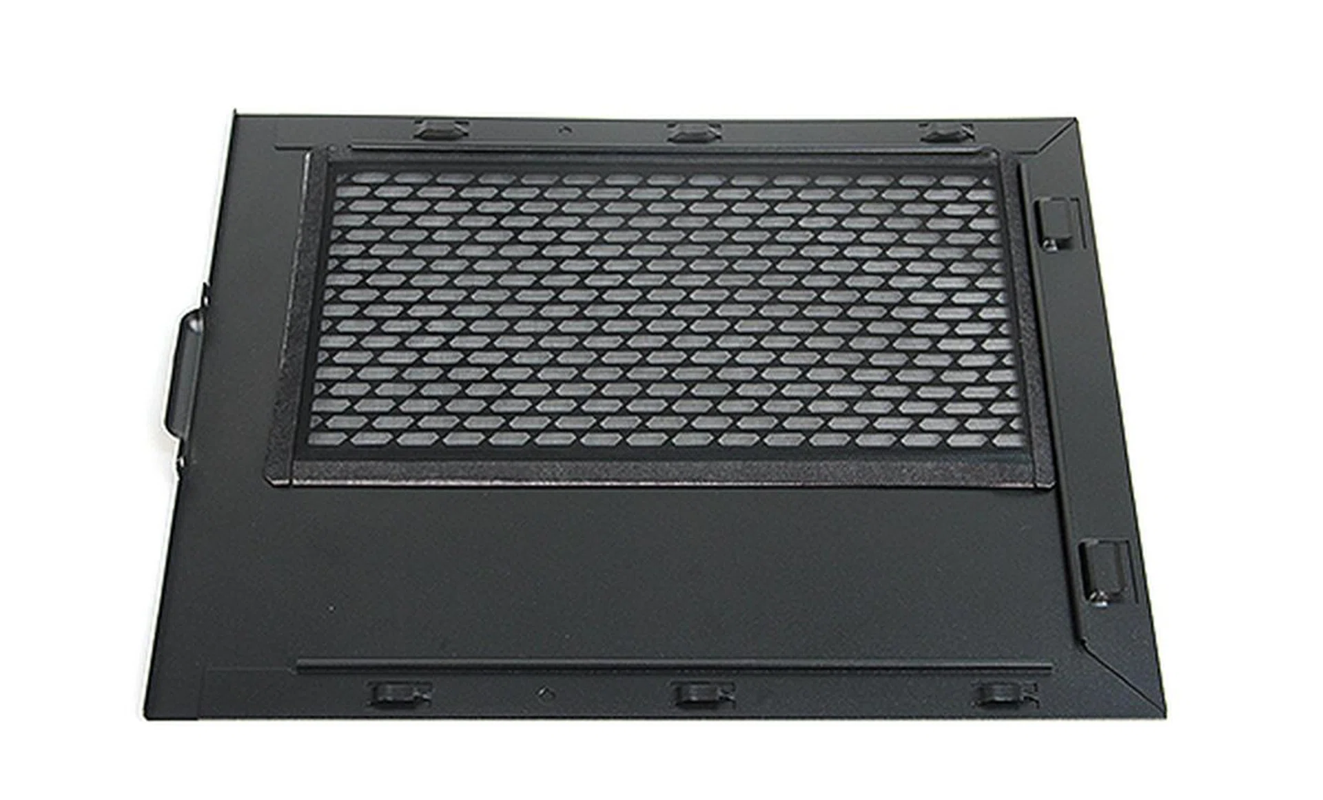 The dust filter could do with better construction. The filter itself is glued onto magnetic strips and we found them to come off from the strip too easily, making washing a delicate process.