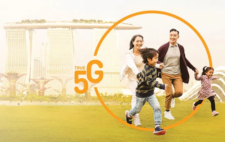 M1 banner on its official website, showing a picture-perfect Singaporean family fleeing the country in light of its price hikes. Source: M1.