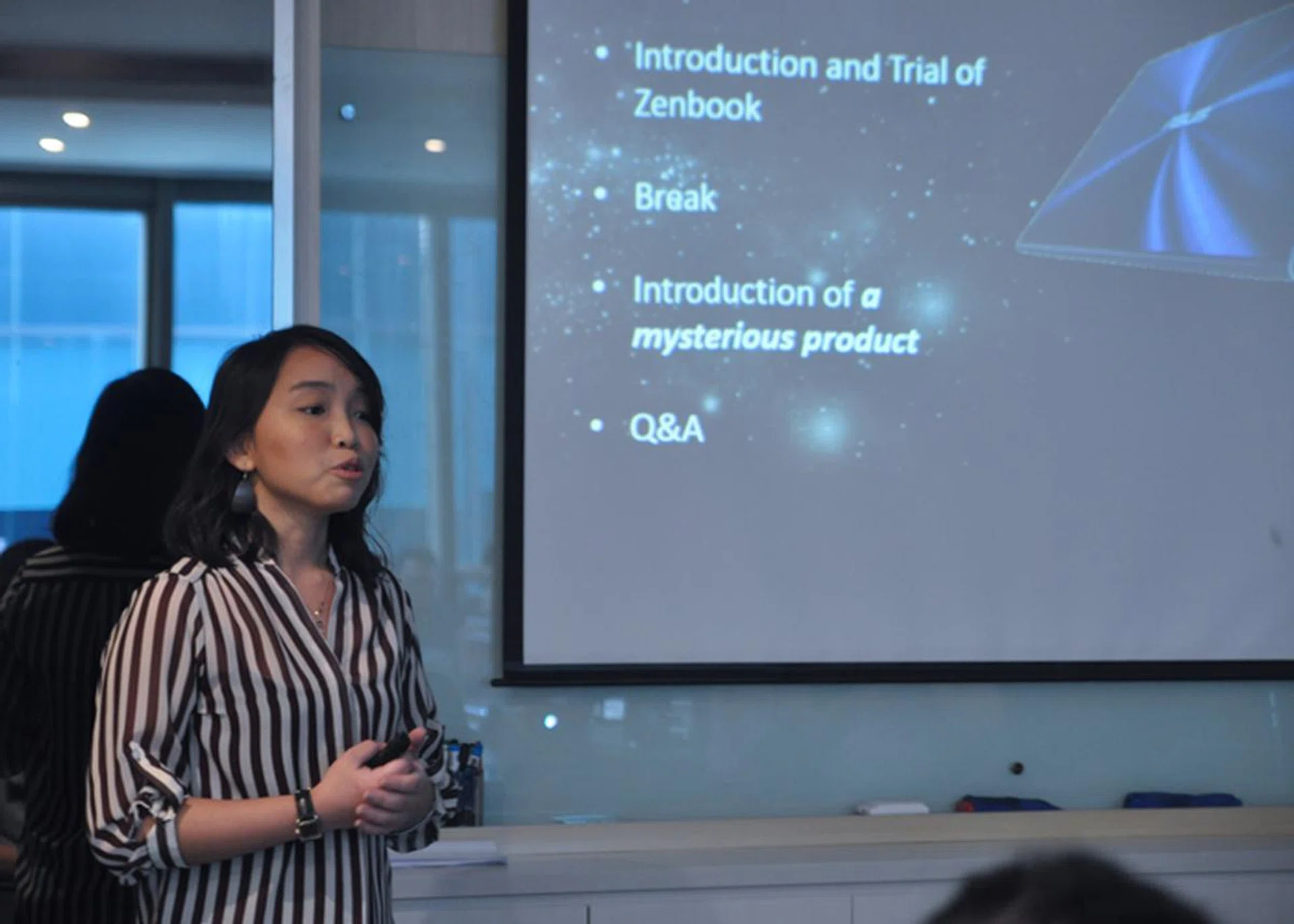 Lynn Goh, ASUS' marketing specialist giving attendees a brief on what they can expect from the session. Oh and the mysterious product was the ASUS Transformer Book Trio - a versatile, two-in-one notebook.