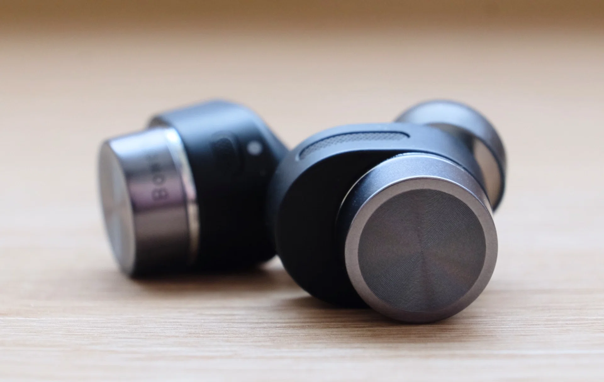 If you travel often, you'll find the Pi7 S2's audio retransmission feature very useful.