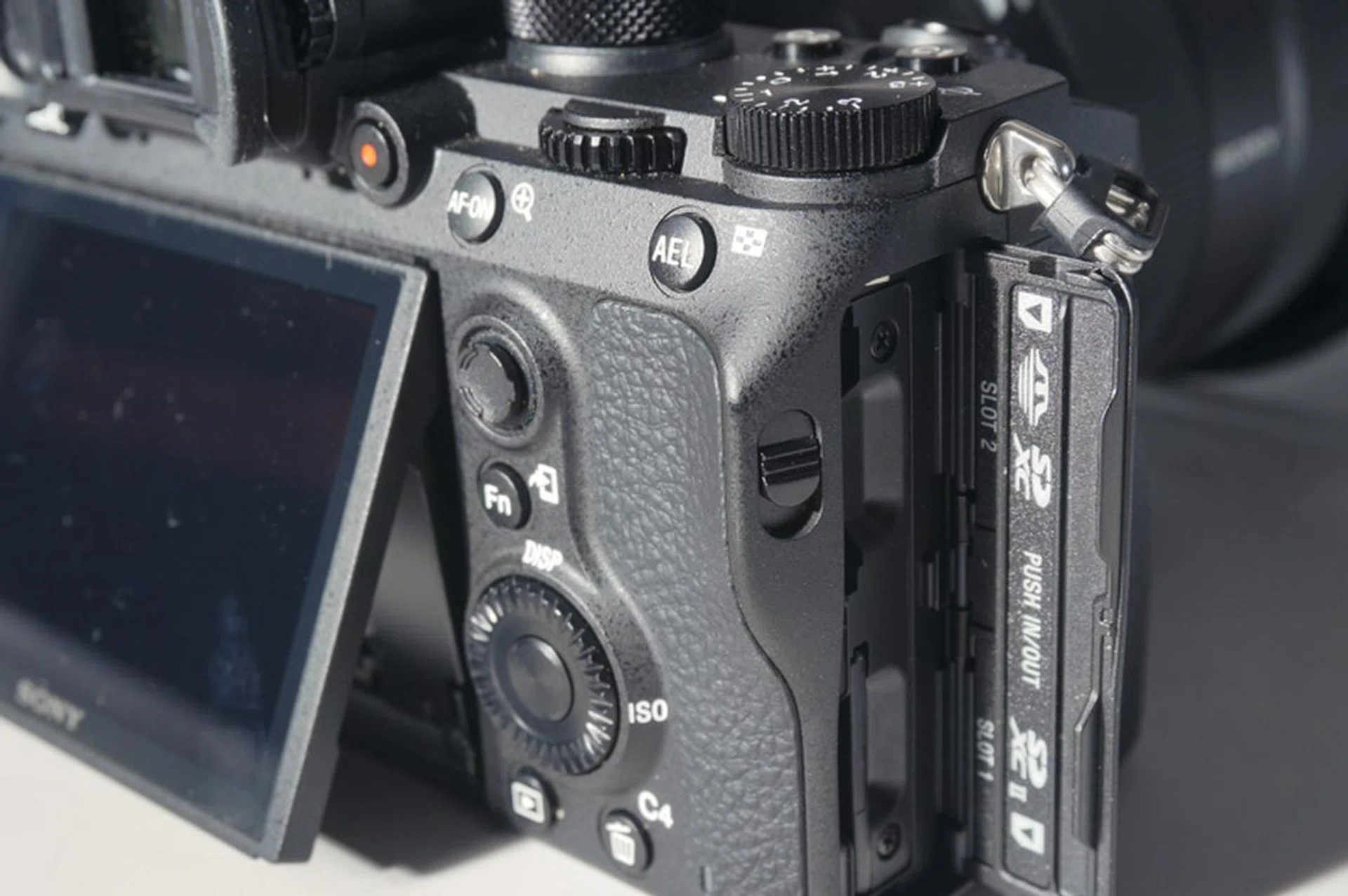 The lower slot supports UHS-II cards.