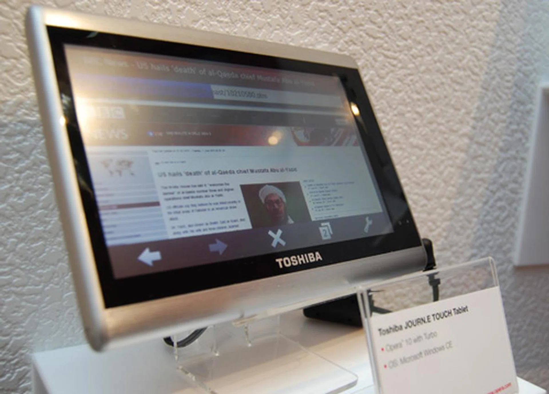 Tablets are the rage these days and this Toshiba JOURN.E Touch tablet runs on Windows CE and uses an Opera browser.