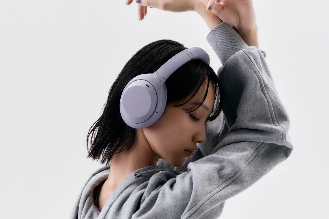 Sony’s new WH-1000XM4C headphones get new upgrades, while keeping the same portable design