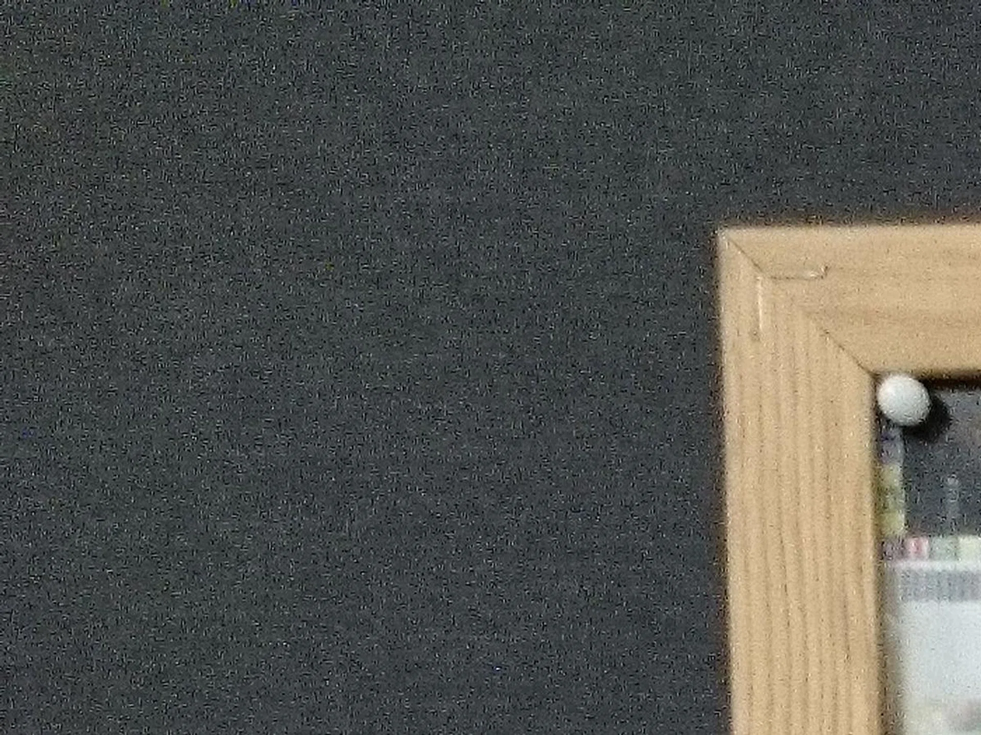 Sony Z1, 20MP, ISO 200, 100% crop.