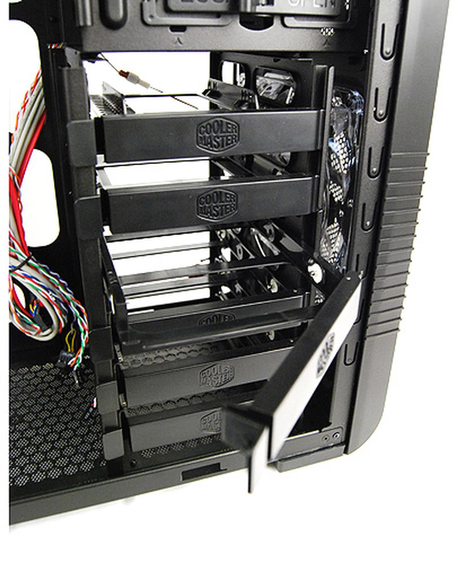 Hard disks are easy to use and install with these tool-free installation racks.