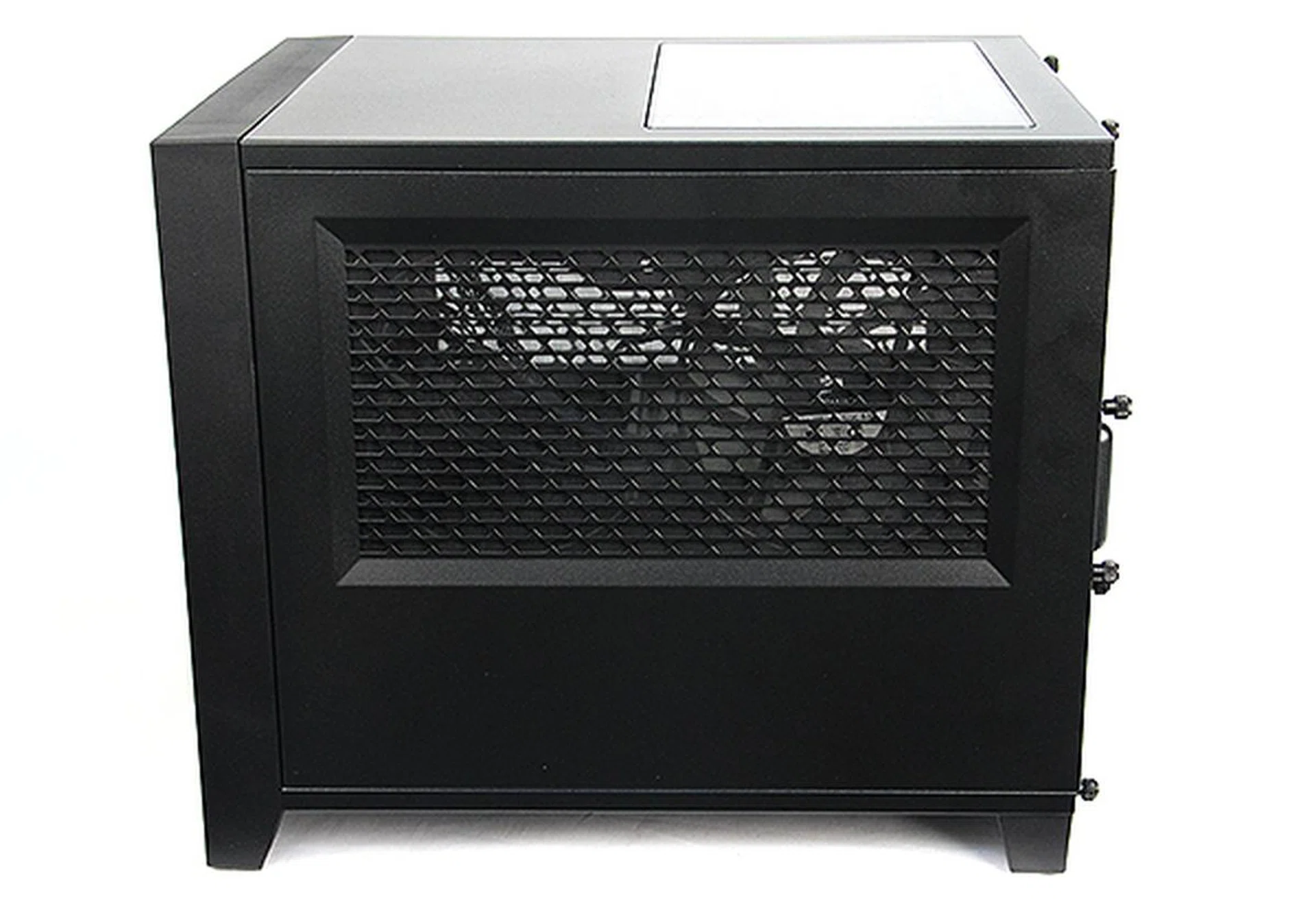 The side panels feature cut outs for ventilation and have dust filters to help keep the internals clean.