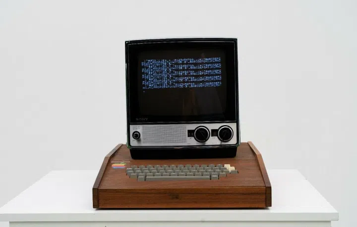 Apple 1 (Image source: krishmiti / eBay)