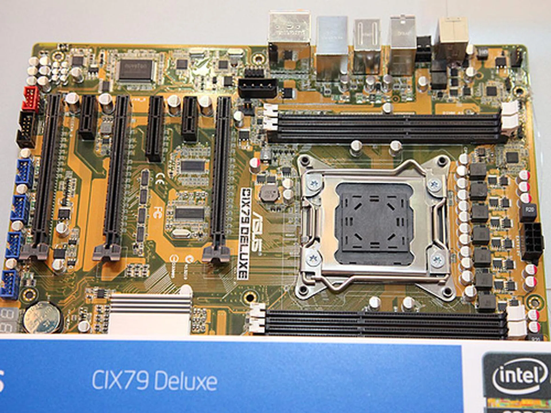 Yet another ASUS board, probably with features befitting the Deluxe label.