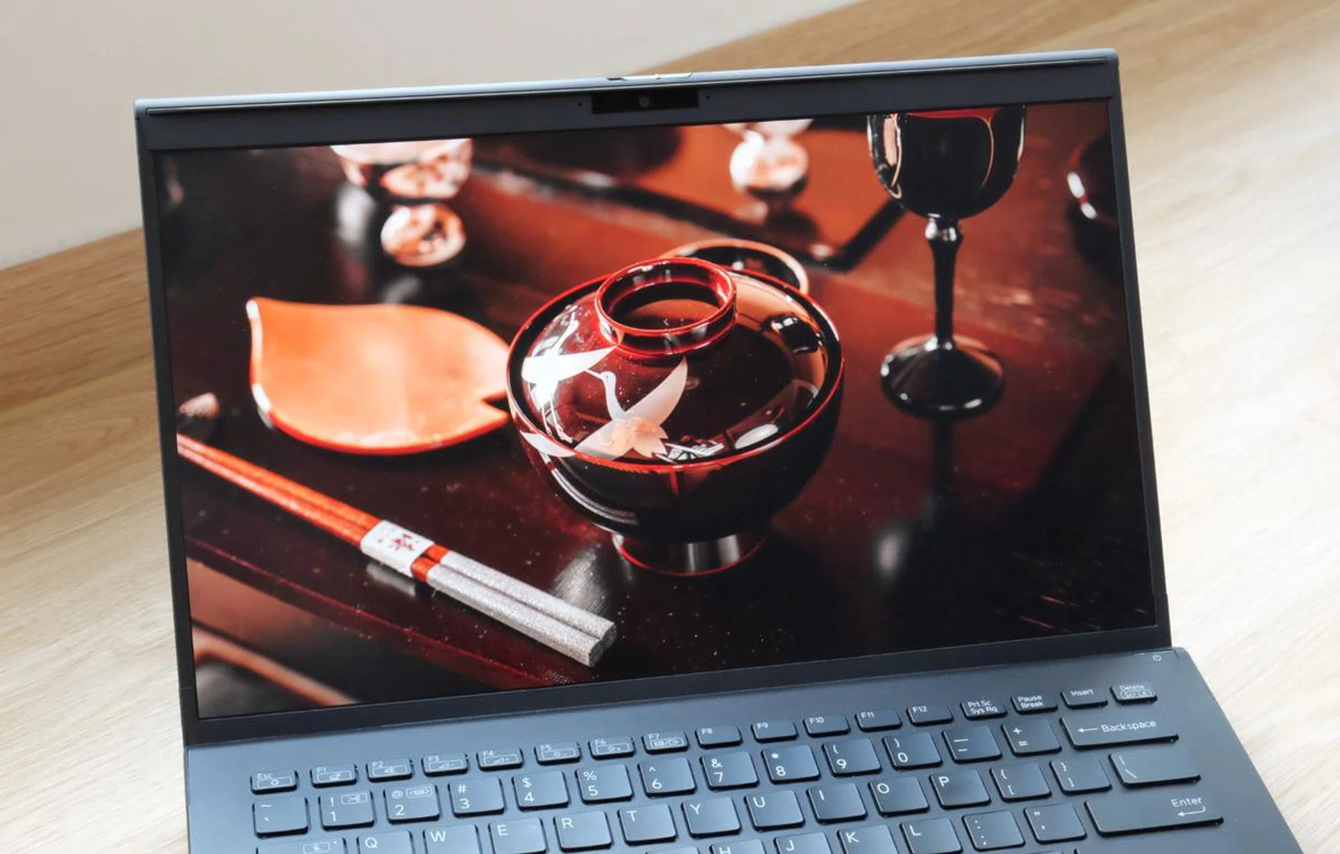 The 4K display is sharp, as you'd expect, and it has a matte finish that resists glare and reflections well.