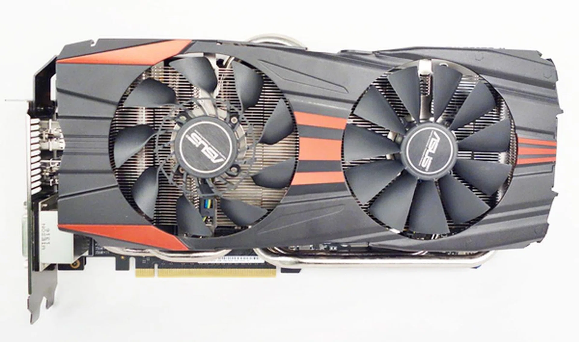 The ASUS GeForce GTX 780 card features its custom DirectCU II cooling system. It has been enhanced with the presence of a CoolTech fan (which sits over the GPU area), together with a regular 80mm cooling fan.