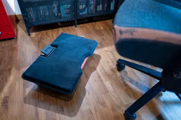 It goes without saying that the Professional Footrest works with any chair and not just Secretlab's Titan Evo.