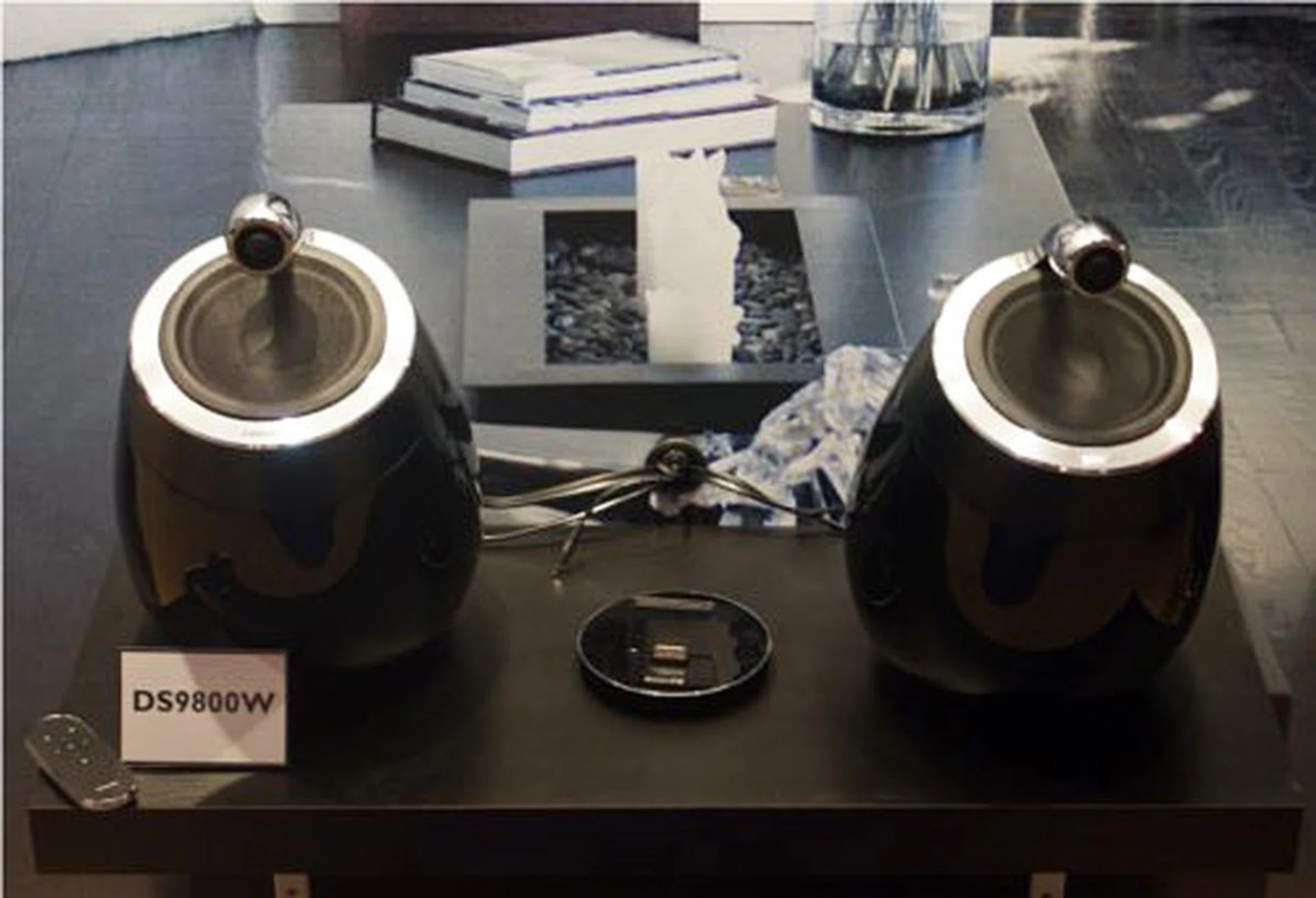 The Fidelio SoundSphere DS9800W most definitely stands out due to its unique design. With AirPlay for Apple products included, it justifies its billing as the star of the new lineup.