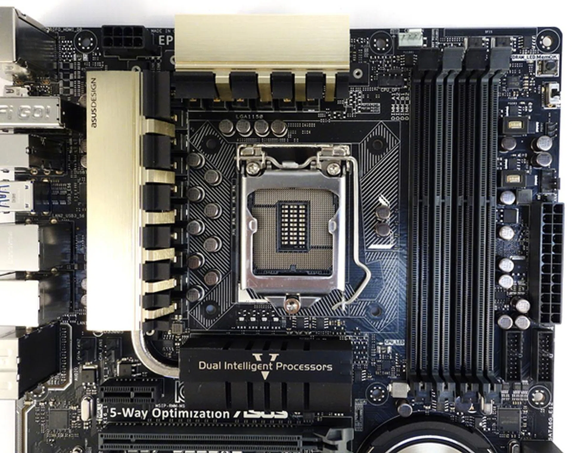 The three heatsinks in the vicinity of the CPU socket are connected by a heatpipe. However, the third heatsink doesn't indicate the presence of a PLX switching chip; instead, the heatsink is used to extend the area for heat dissipation.