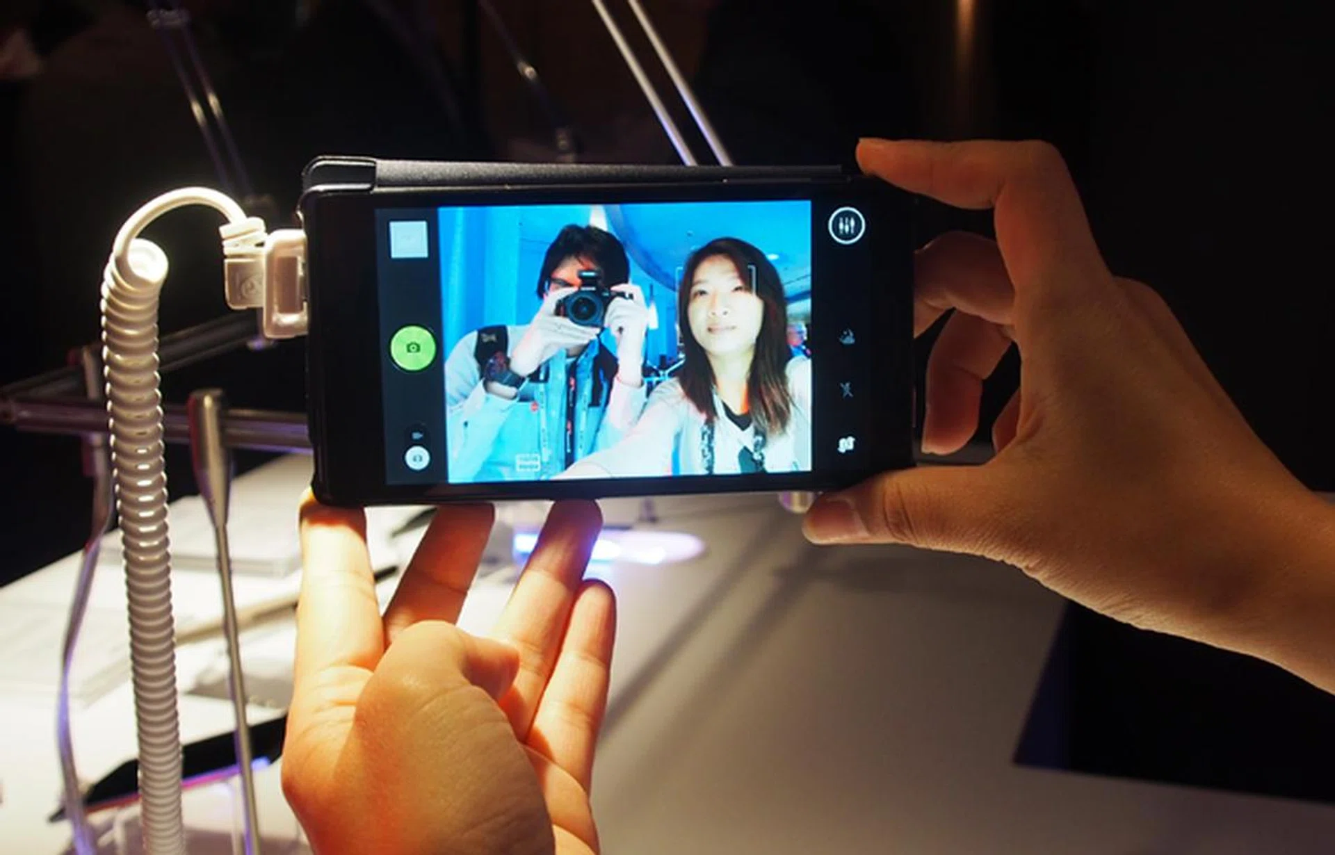 Selfies are easy with the 5MP wide-angle front-facing camera.