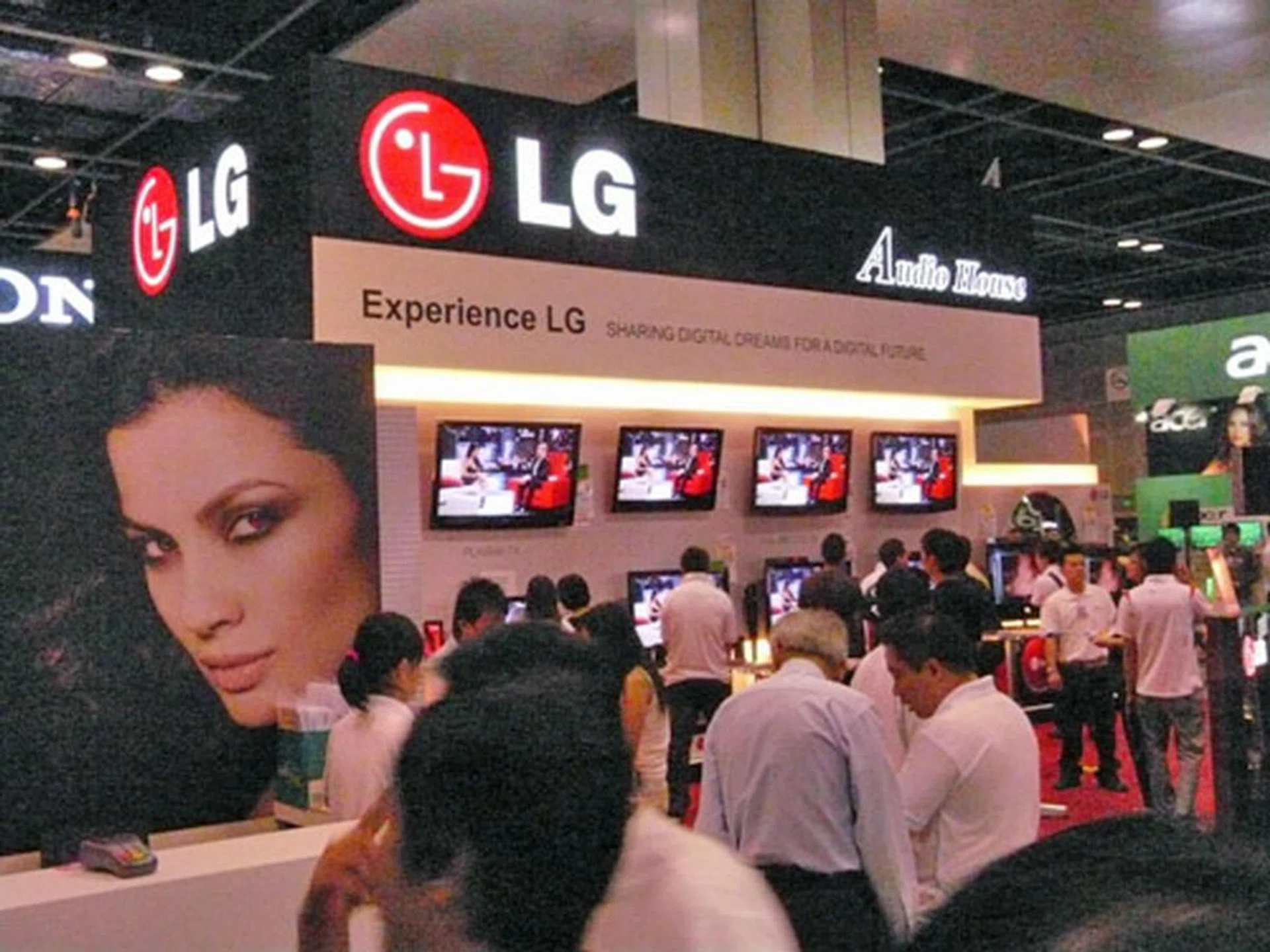  If you are looking for LCD TVs or monitors, then LG's booth is one you cannot afford to miss.  